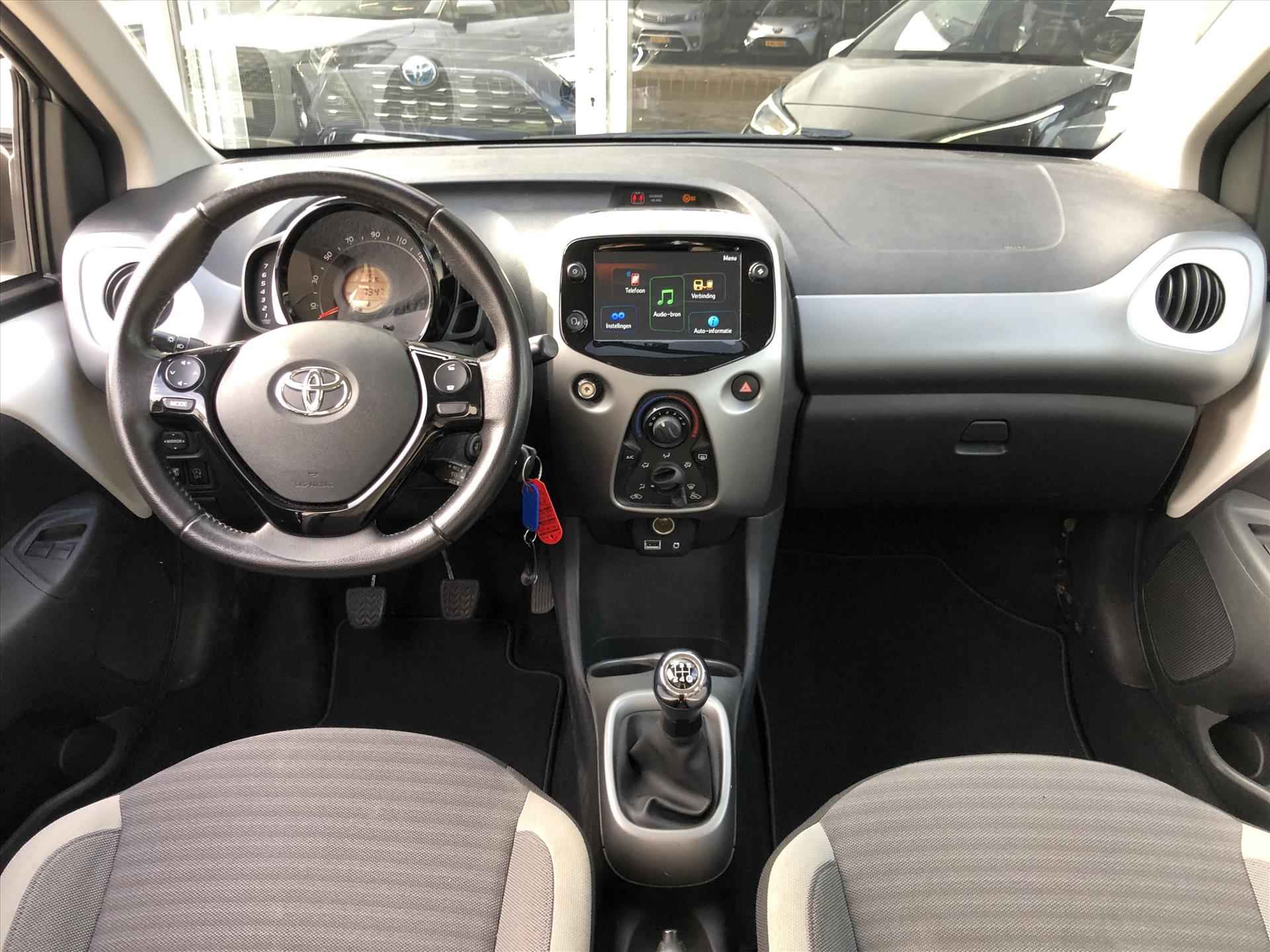 Toyota Aygo 1.0 VVT-i 72pk 5D X-Play | Eerste eigenaar, Apple CarPlay/Android Auto, Parkeercamera, In hoogte verstelbare stoel - 16/33