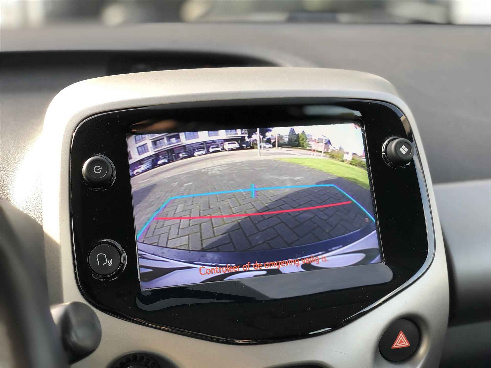 Toyota Aygo 1.0 VVT-i 72pk 5D X-Play | Eerste eigenaar, Apple CarPlay/Android Auto, Parkeercamera, In hoogte verstelbare stoel - 22/33