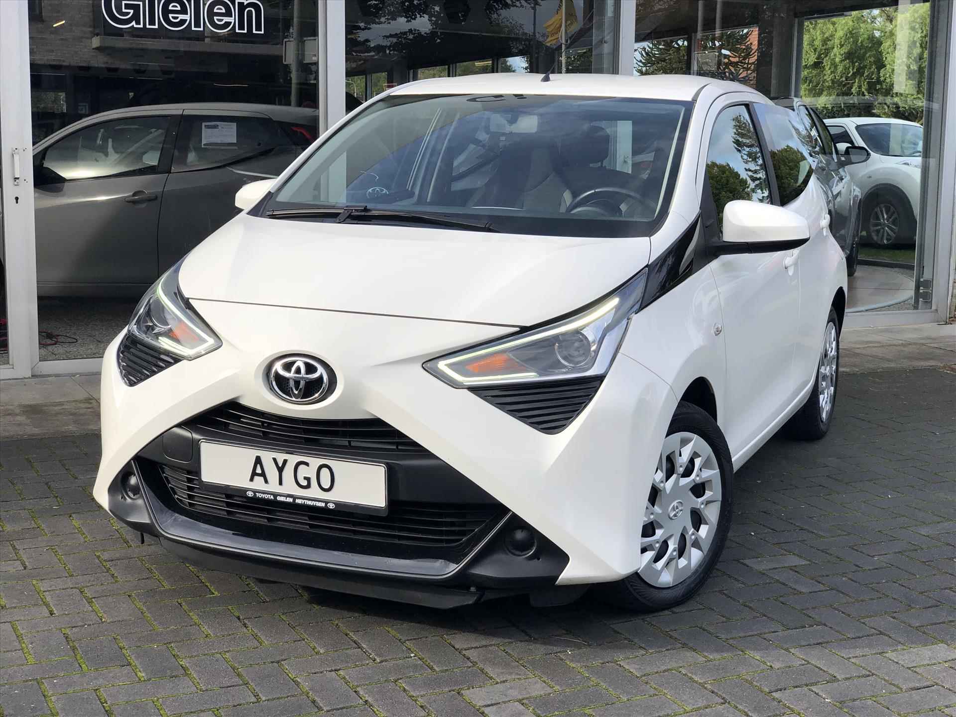 Toyota Aygo 1.0 VVT-i 72pk 5D X-Play | Eerste eigenaar, Apple CarPlay/Android Auto, Parkeercamera, In hoogte verstelbare stoel - 32/33