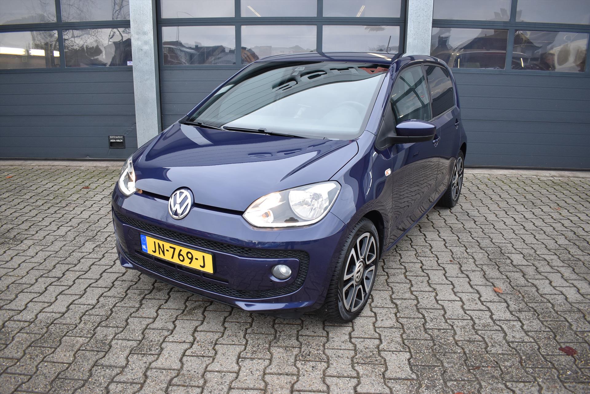 VOLKSWAGEN Up! 1.0 60pk High up!