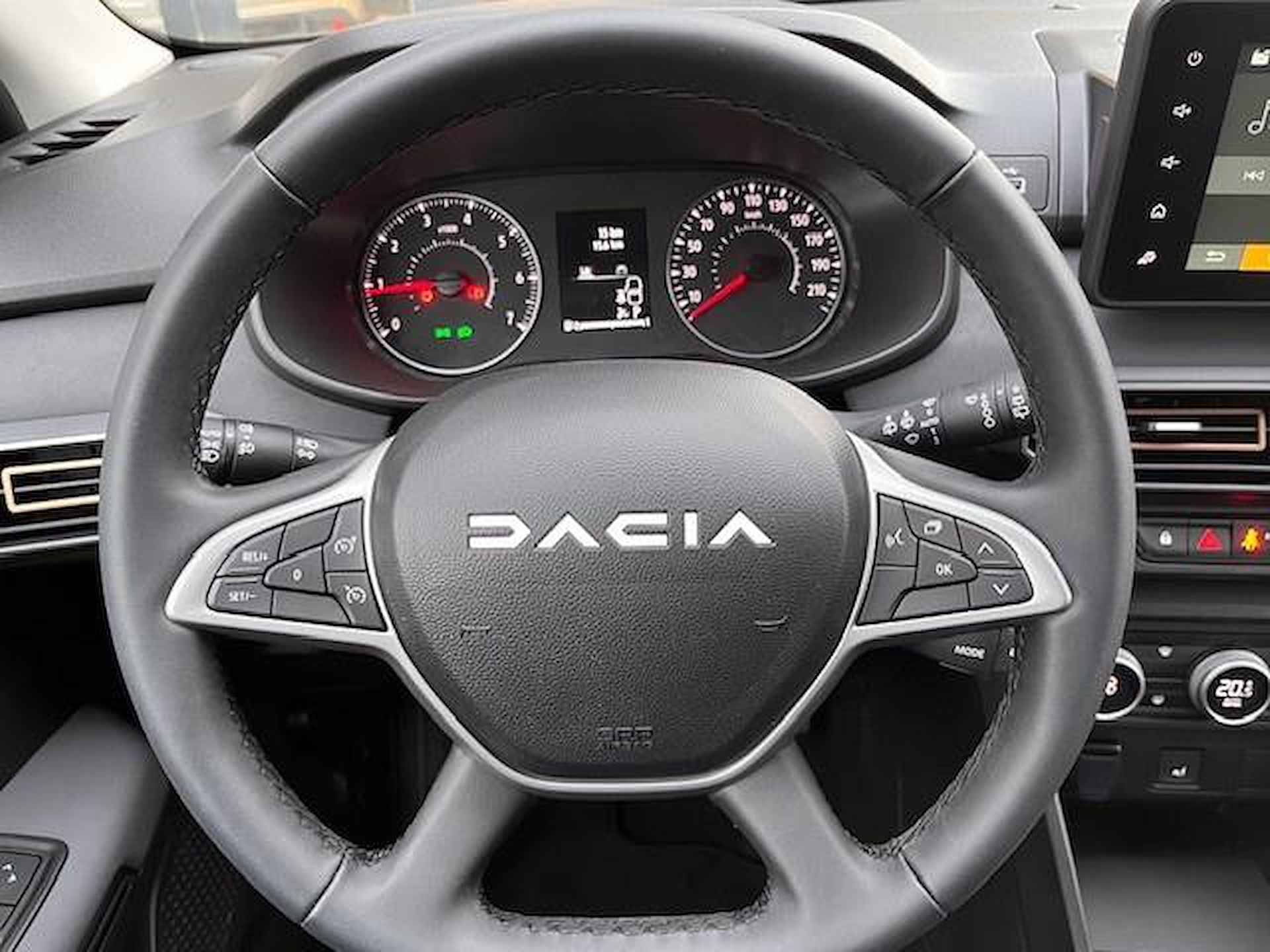 Dacia Sandero Stepway 1.0 TCe 90 Extreme AUTOMAAT ''BLACK EDITION'' LET OP HET BETREFT HIER EEN DEMO VOERTUIG, INFORMEER NAAR DE ACTUELE KILOMETERSTAND - 5/24