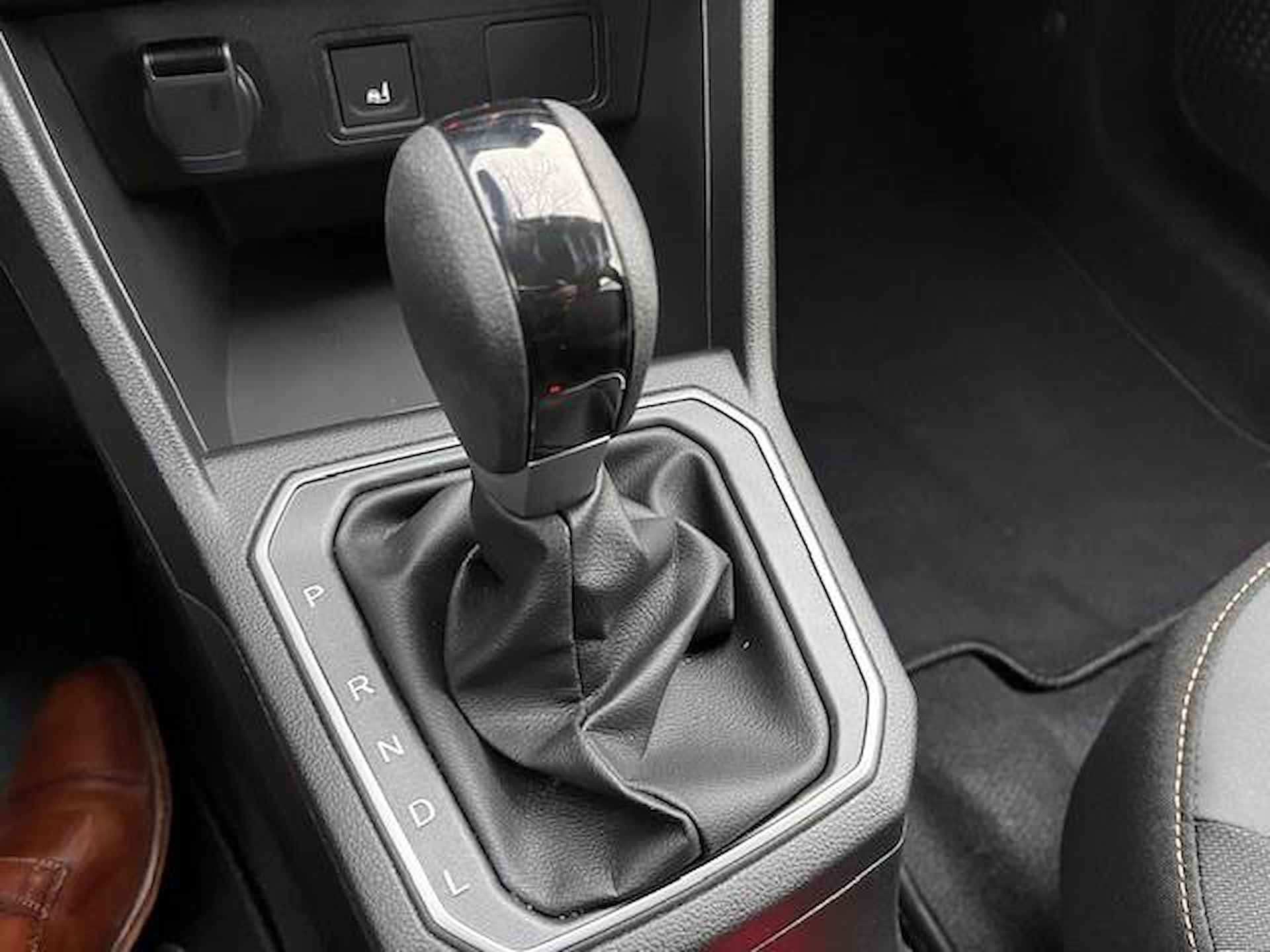 Dacia Sandero Stepway 1.0 TCe 90 Extreme AUTOMAAT ''BLACK EDITION'' LET OP HET BETREFT HIER EEN DEMO VOERTUIG, INFORMEER NAAR DE ACTUELE KILOMETERSTAND - 16/24