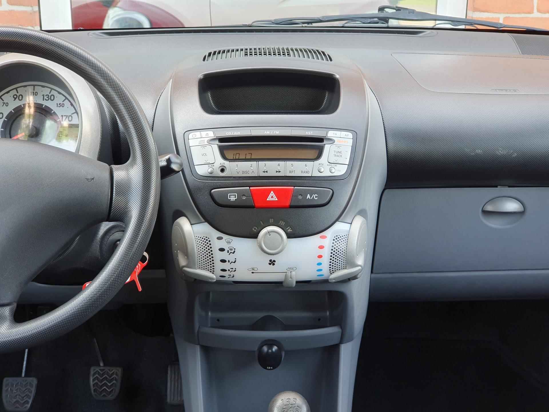 Peugeot 107 1.0-12V Millesim 200 68PK 5drs airco, elektr.ramen, radio/cd RIJKLAAR - 11/17