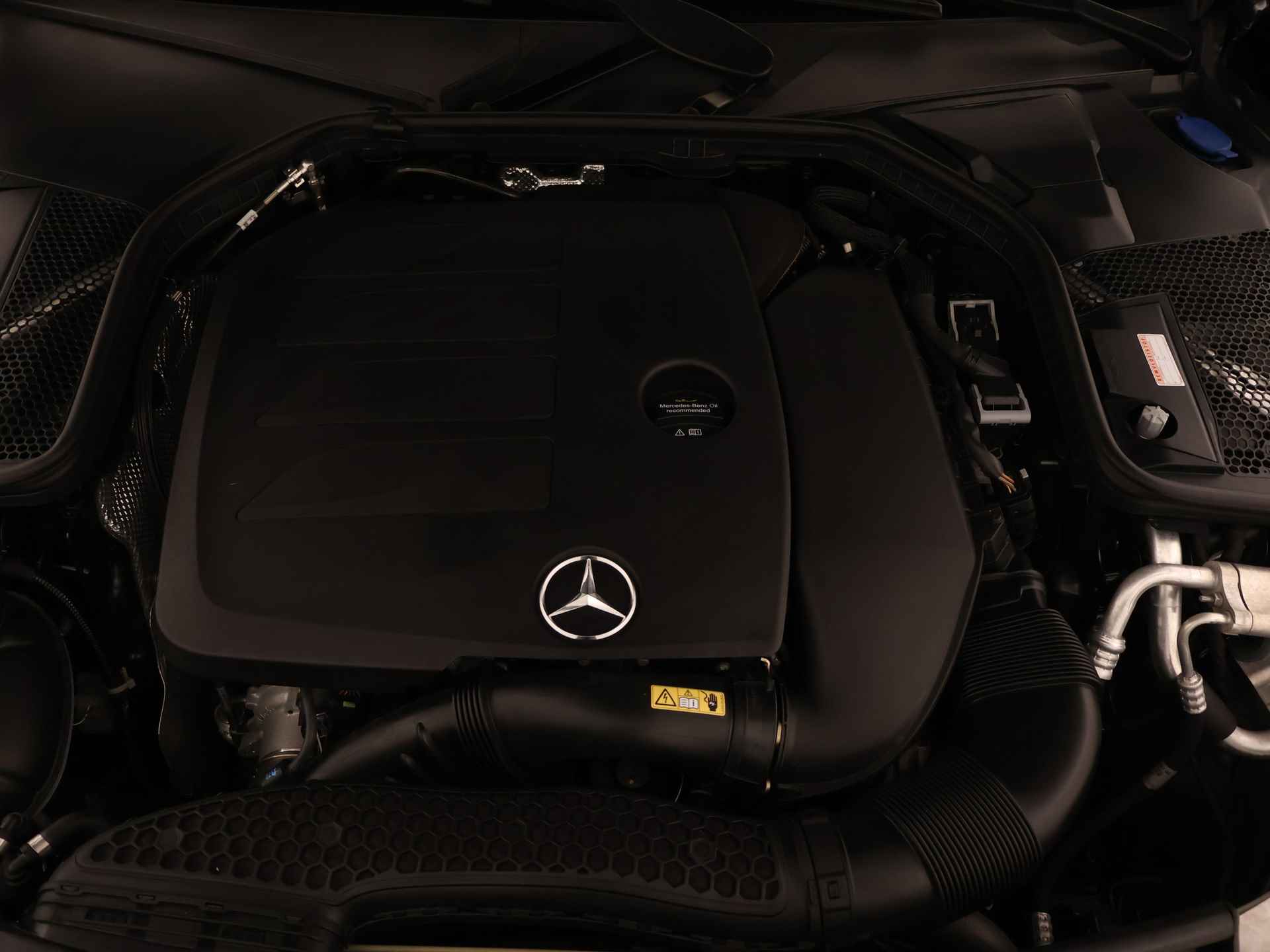 Mercedes-Benz C-Klasse Cabrio 180 AMG | Achteruitrijcamera | Sfeerverlichting | Stoel- + nekverwarming | Apple Carplay | Inclusief 24 maanden MB Certified garantie voor Europa. - 40/47