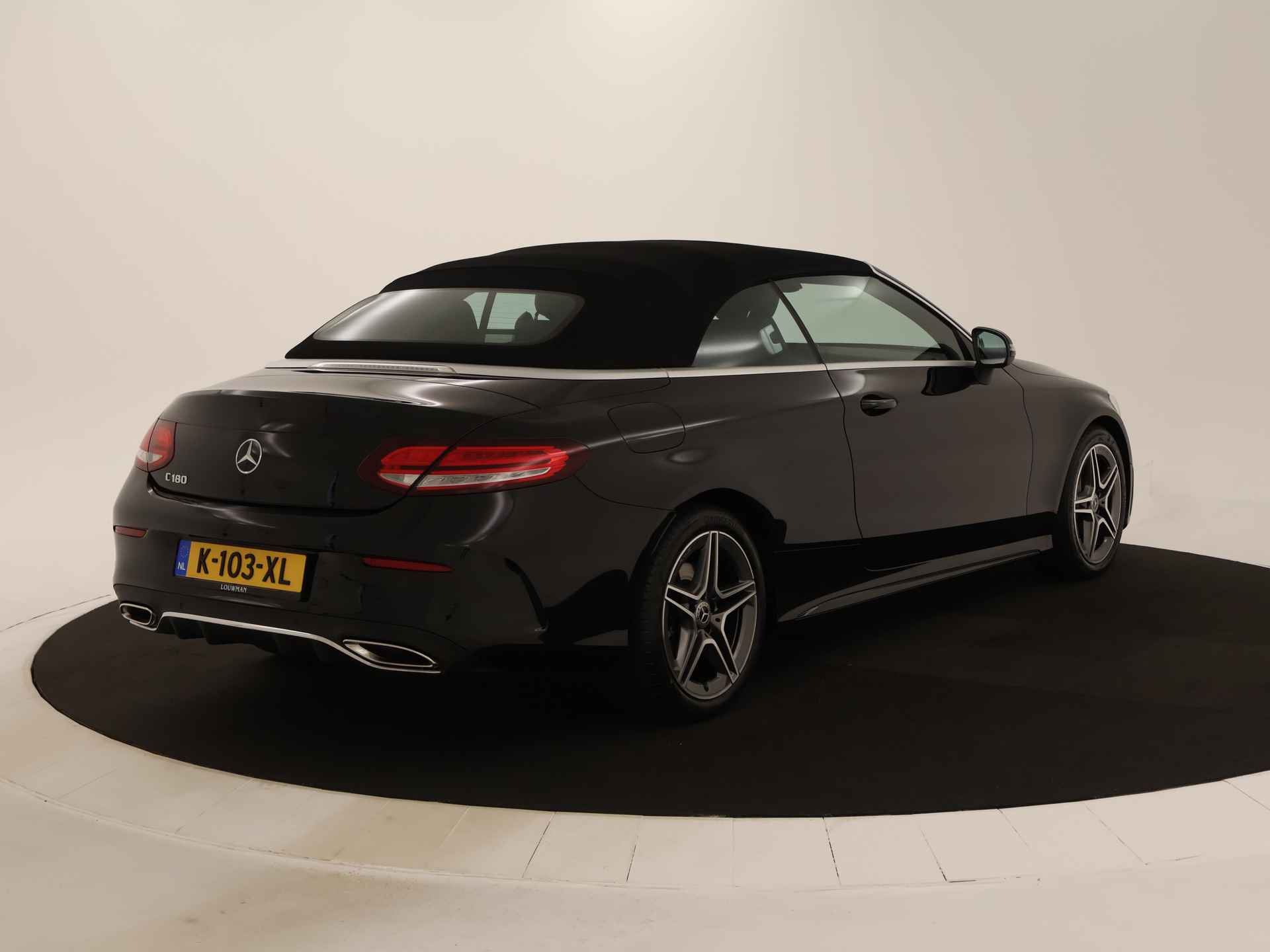 Mercedes-Benz C-Klasse Cabrio 180 AMG | Achteruitrijcamera | Sfeerverlichting | Stoel- + nekverwarming | Apple Carplay | Inclusief 24 maanden MB Certified garantie voor Europa. - 42/47