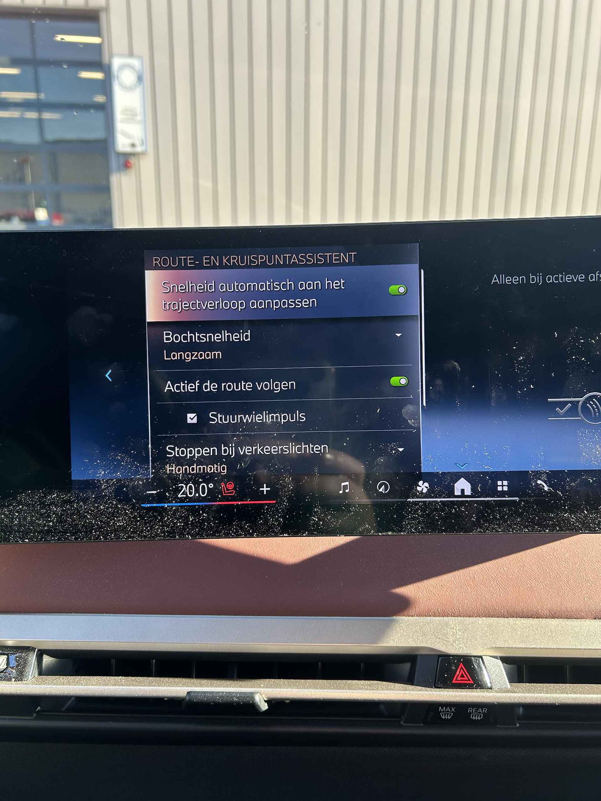 BMW iX xDrive50 Business Edition Plus 112 kWh | VERWACHT | PANORAMADAK | LEDER | LUCHTVERING | SOFTCLOSE | 360 CAMERA | WEGKLAPBARE TREKHAAK | HEAD-UP DISPLAY | STOELVERWARMING+VENTILATIE  | BOWERS & WILKINS  4D AUDIO| ELEKTRISCHE TREKHAAK | LUCHTVERING | 22'' | ACHTERBANK VERWARMD | LASER KOPLAMPEN | MASSAGE STOELEN | - 16/26