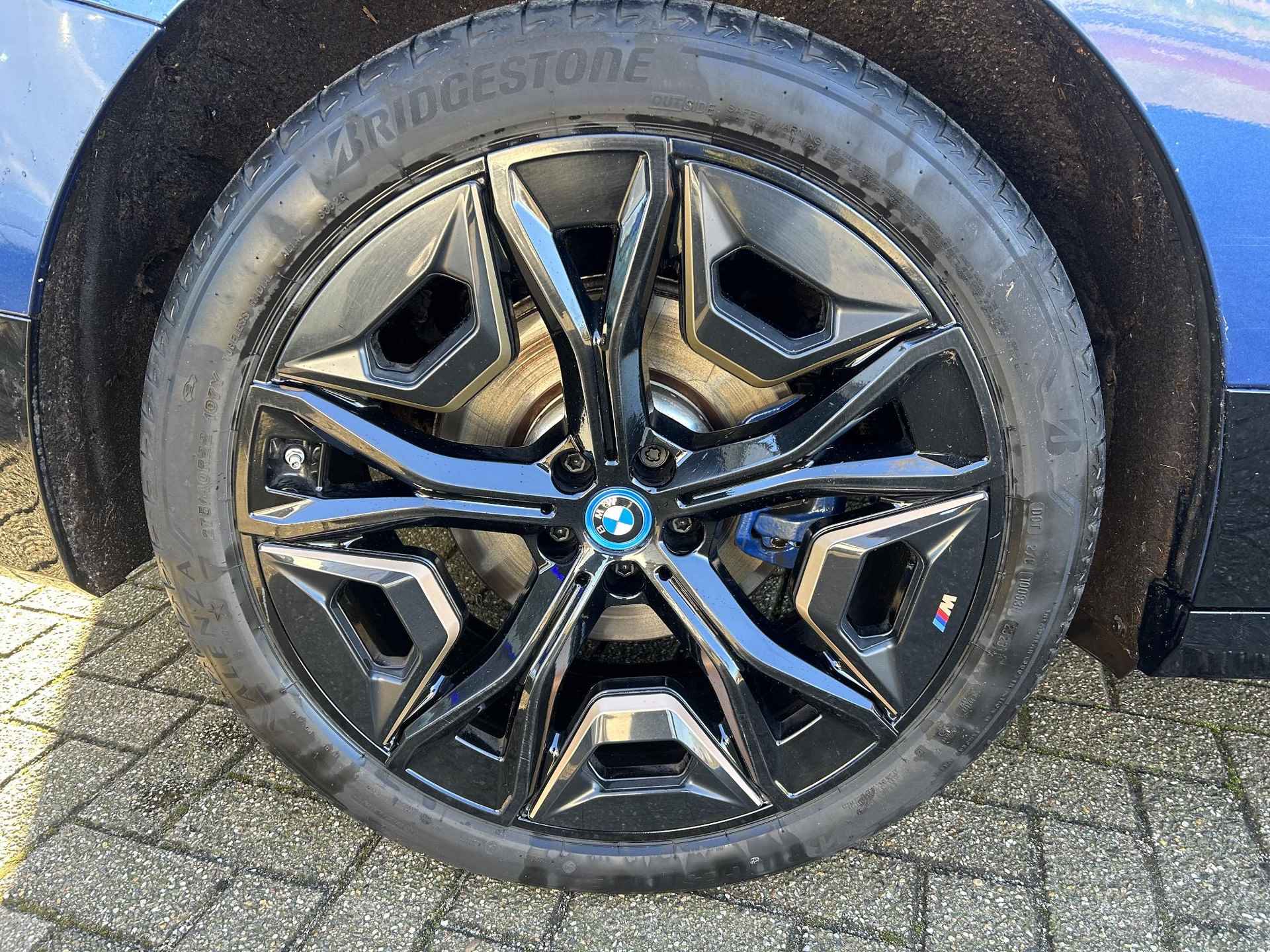 BMW iX xDrive50 Business Edition Plus 112 kWh | VERWACHT | PANORAMADAK | LEDER | LUCHTVERING | SOFTCLOSE | 360 CAMERA | WEGKLAPBARE TREKHAAK | HEAD-UP DISPLAY | STOELVERWARMING+VENTILATIE  | BOWERS & WILKINS  4D AUDIO| ELEKTRISCHE TREKHAAK | LUCHTVERING | 22'' | ACHTERBANK VERWARMD | LASER KOPLAMPEN | MASSAGE STOELEN | - 22/26