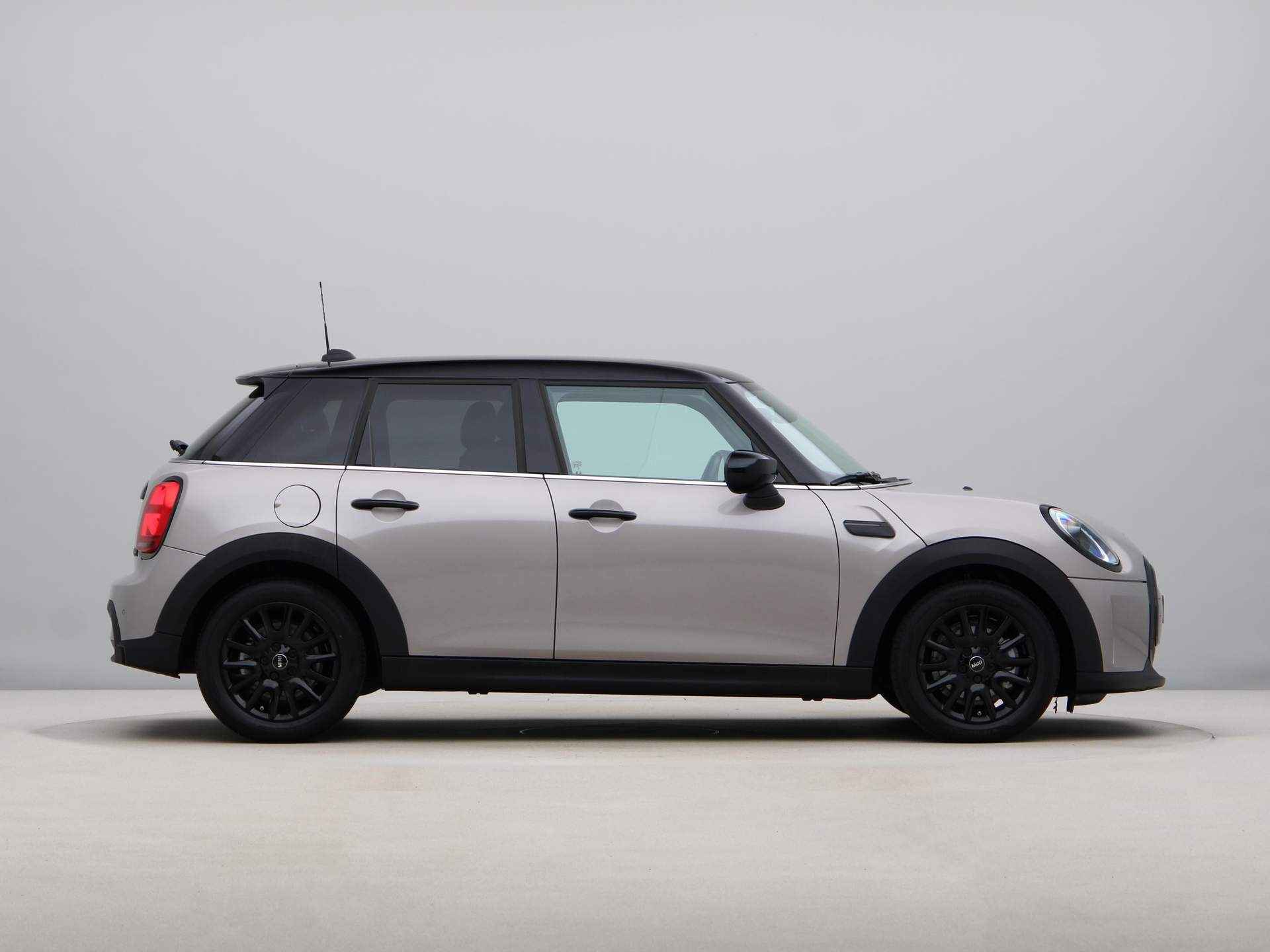 MINI 5-deurs Cooper Camden Edition Aut. - 8/23