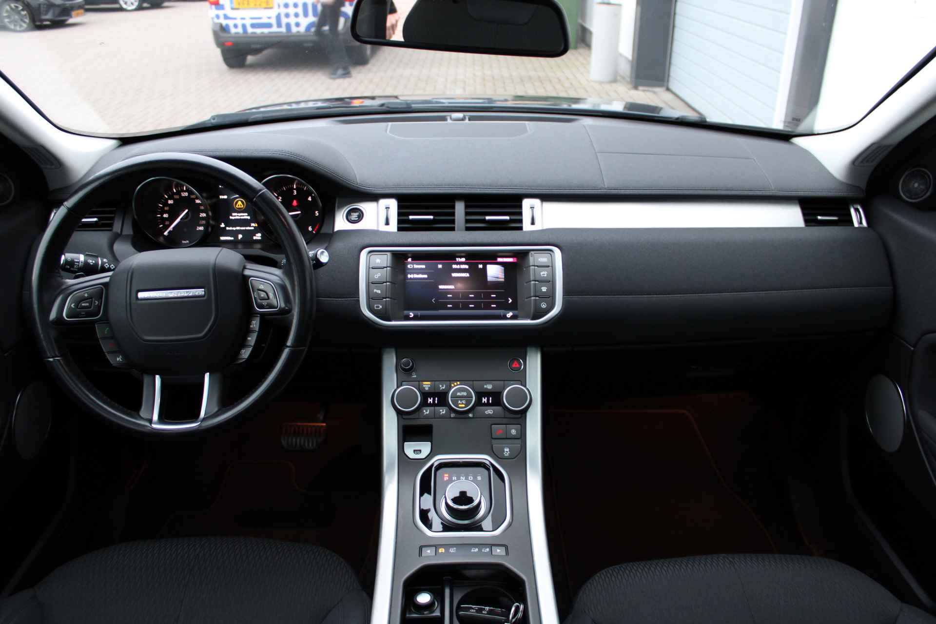 Land Rover Range Rover Evoque 2.0 TD4 Urban Series Pure | PANORAMADAK | CRUISE CONTROL | NAVIGATIE | CLIMATE CONTROL | - 8/27