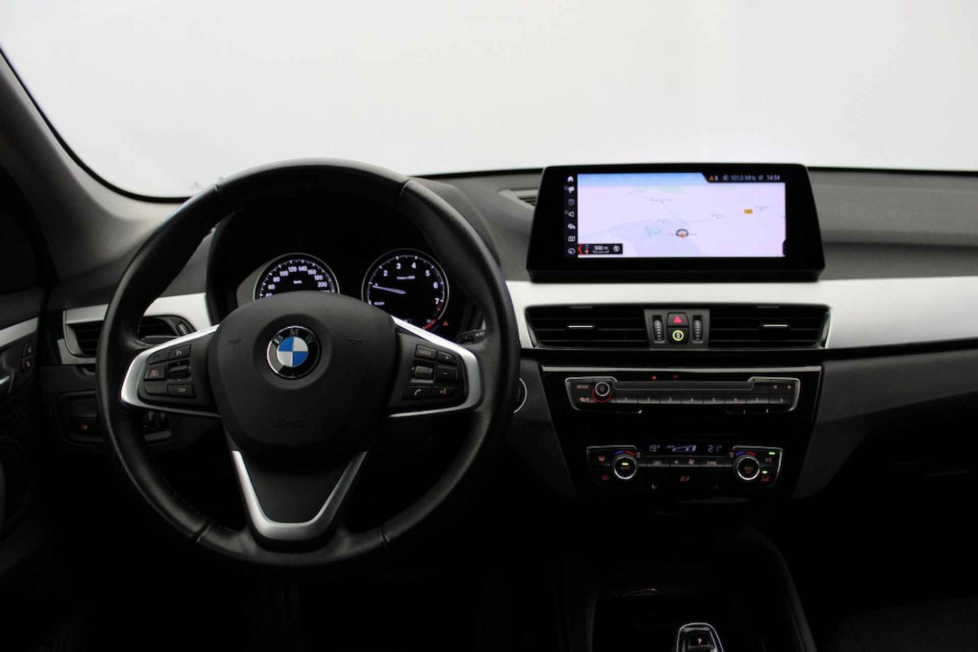 BMW X1 sDrive18i Executive Edition Automaat - Navi, Clima - 4/30