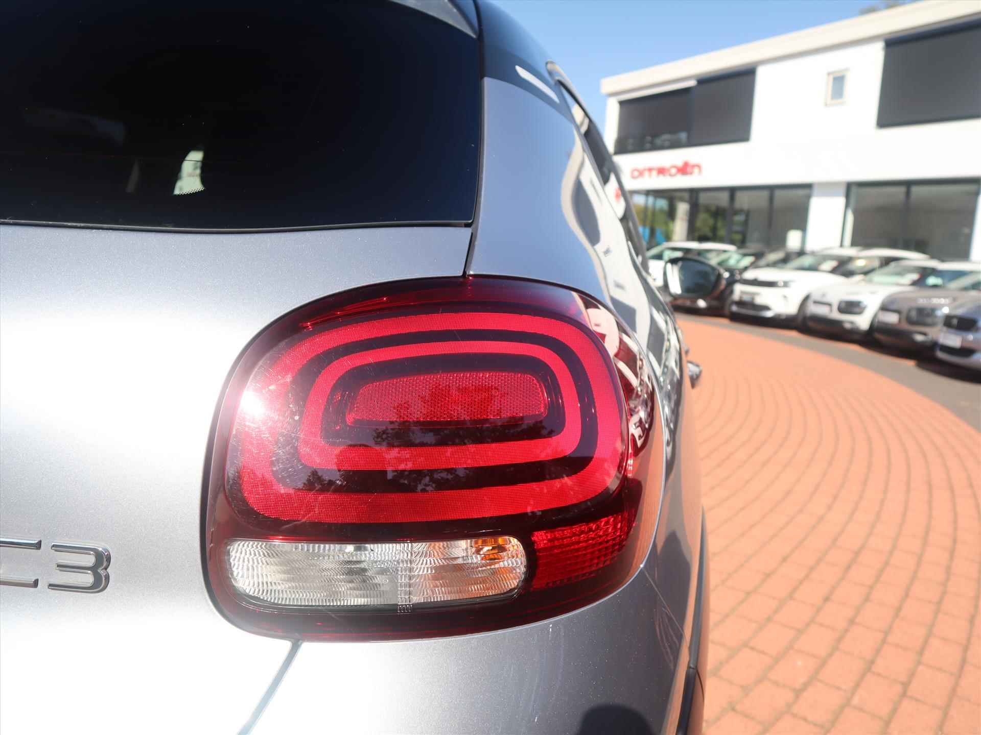 CITROEN C3 PureTech 83PK S&S Feel, Rijklaarprijs | Navigatie | Parkeersensoren | Two Tone | LED | DAB+ - 9/59