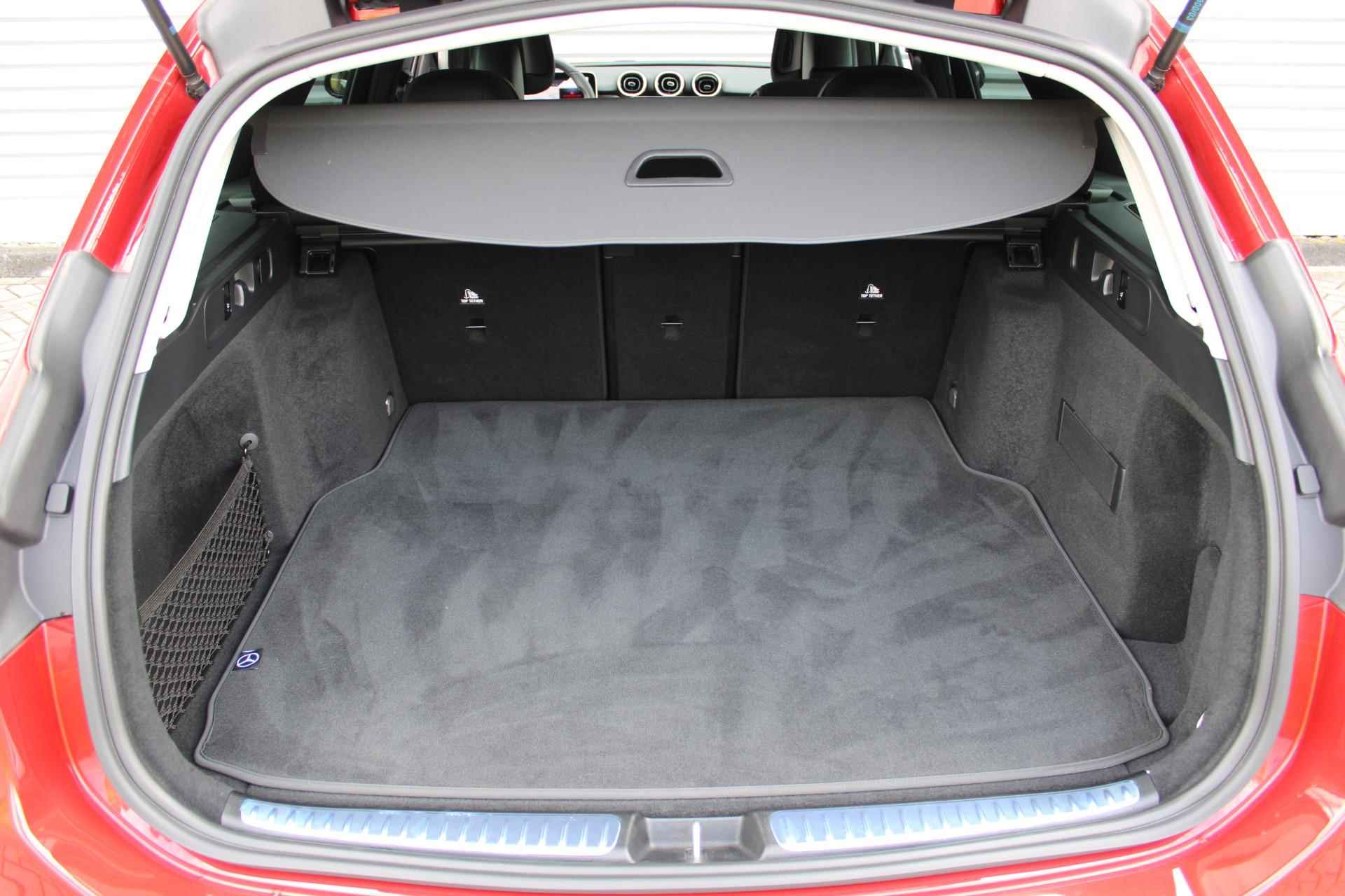 Mercedes-Benz C-Klasse Estate 180 Business Line | Airco | 17" LM | Nieuwste model Sportstoelen | Wide screen | - 30/32