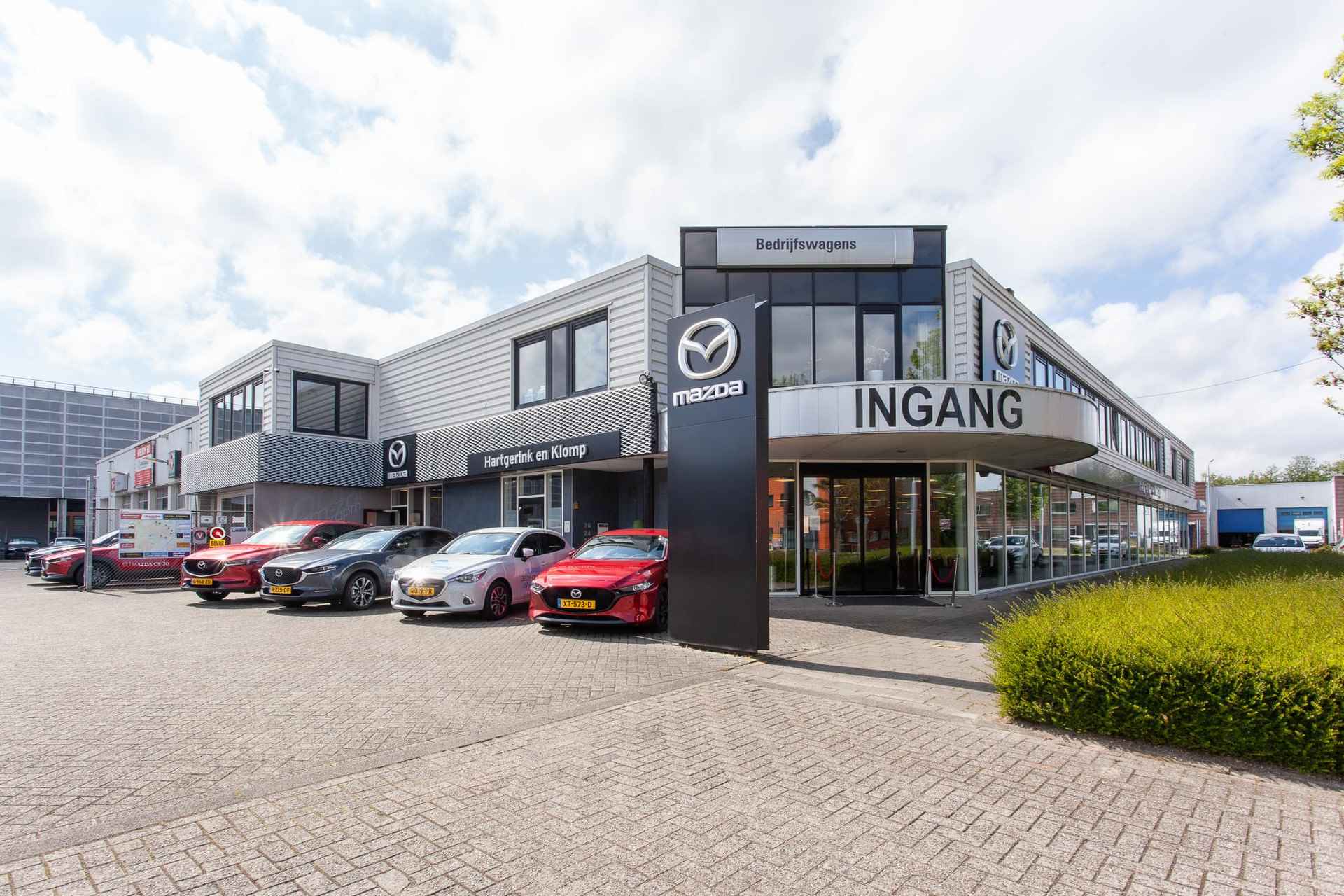 Mazda 3 2.0 e-SkyActiv-G Sportive automaat met dakspoiler : dealer onderhouden - 46/47