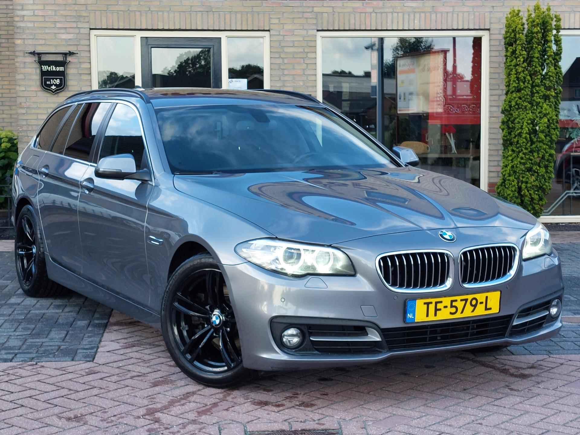 BMW 5 Serie Touring 520d Luxury Edition | Trekhaak | Xenon | Panoramadak | Stoelverwarming - 3/39