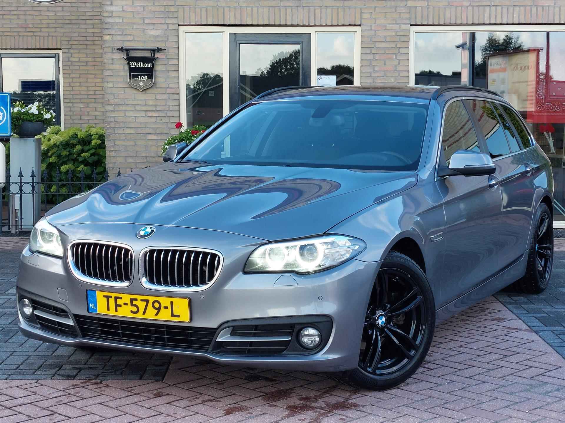 BMW 5 Serie Touring 520d Luxury Edition | Trekhaak | Xenon | Panoramadak | Stoelverwarming