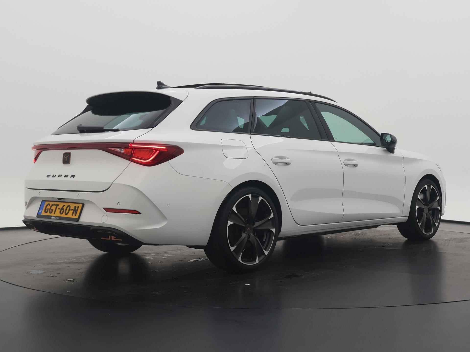 CUPRA Leon Sportstourer 1.4 e-Hybrid VZ Performance | Pano.dak | Stuur- & Stoelverwarming | ACC | Navigatie | 19"| - 5/16