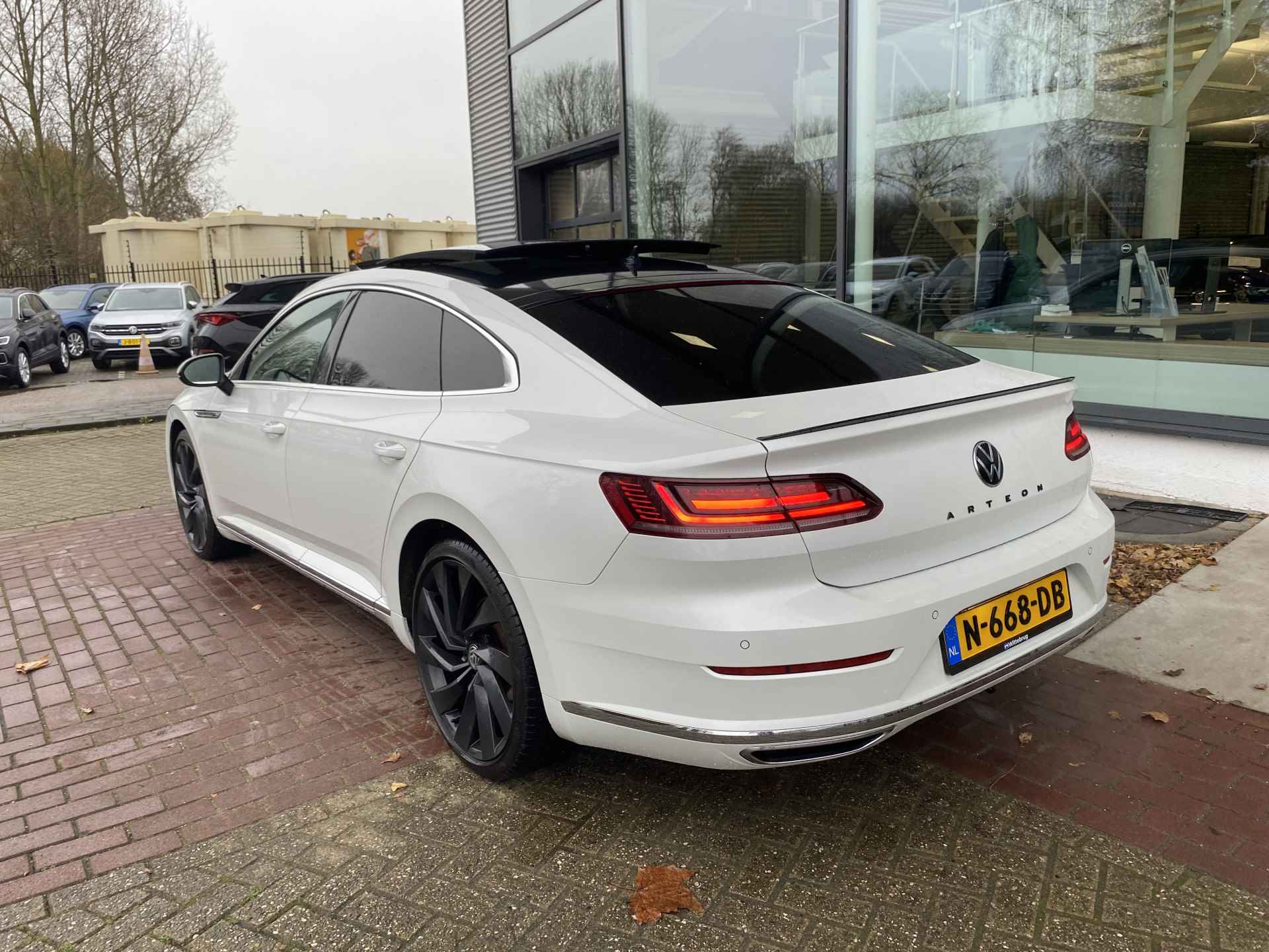 Volkswagen Arteon 2.0 TSI Business R Panorama dak / alcantara / Virtual cockpit / memory seats / massagestoel / 12 Maanden Garantie! - 9/43