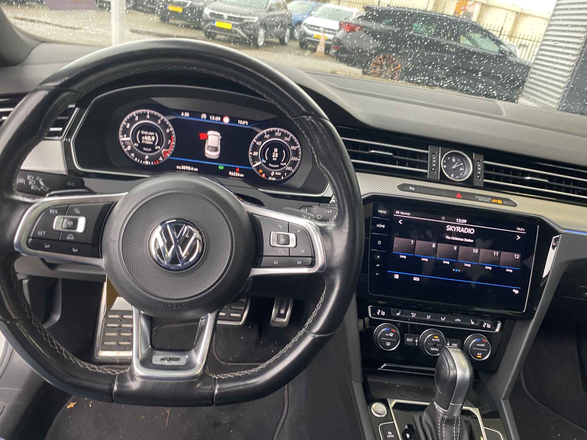 Volkswagen Arteon 2.0 TSI Business R Panorama dak / alcantara / Virtual cockpit / memory seats / massagestoel / 12 Maanden Garantie! - 29/43