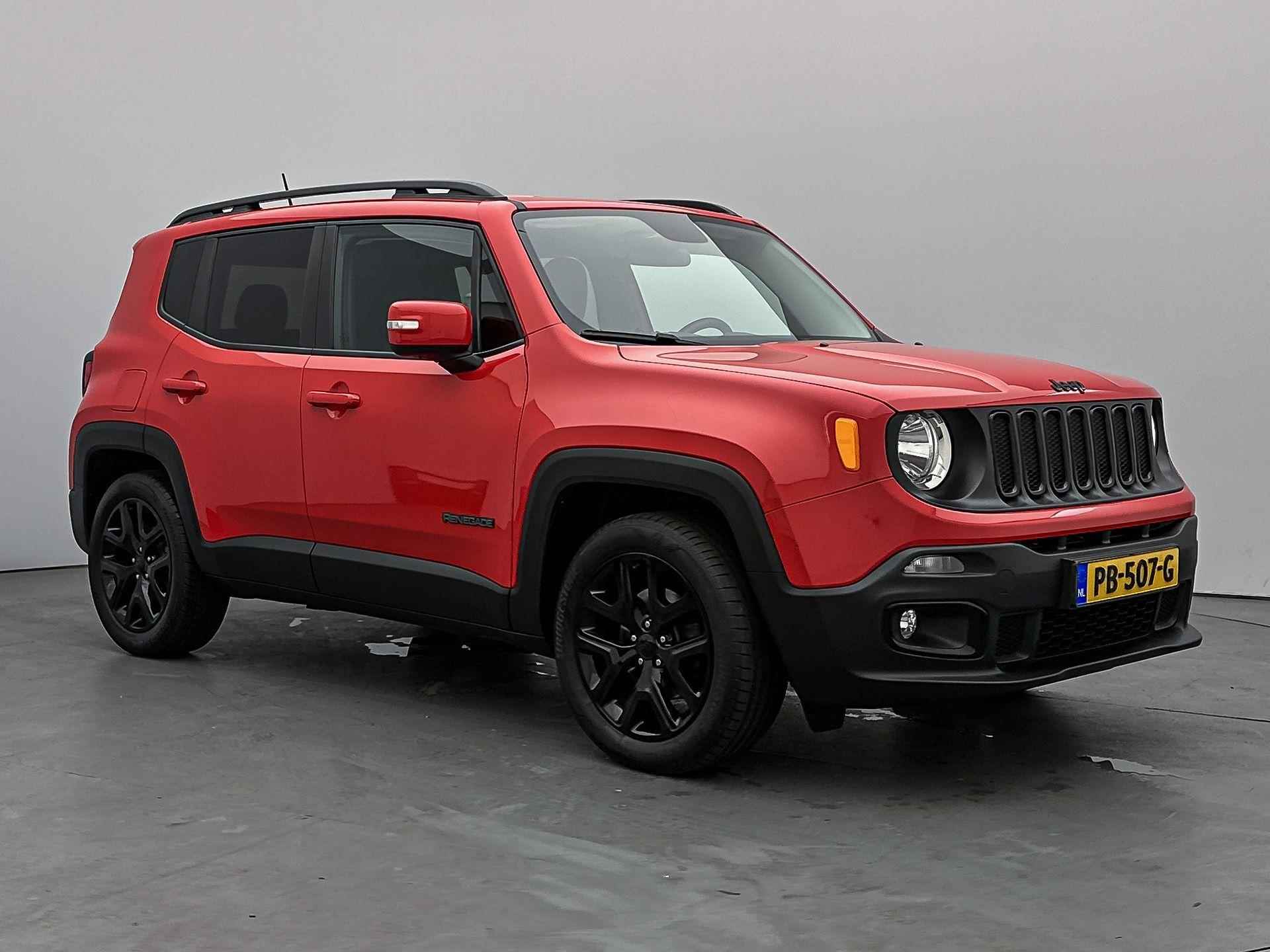 Jeep Renegade SUV E-Torq Night Eagle II 110 pk | Navigatie | Parkeersensoren Achter | Airco | Cruise Control | Start/Stop Systeem | Lederen Stuurwiel | Dakrails | Buitenspiegels Elektrisch Verstel -en Verwarmbaar | 18" Lichtmetalen Velgen | - 4/32