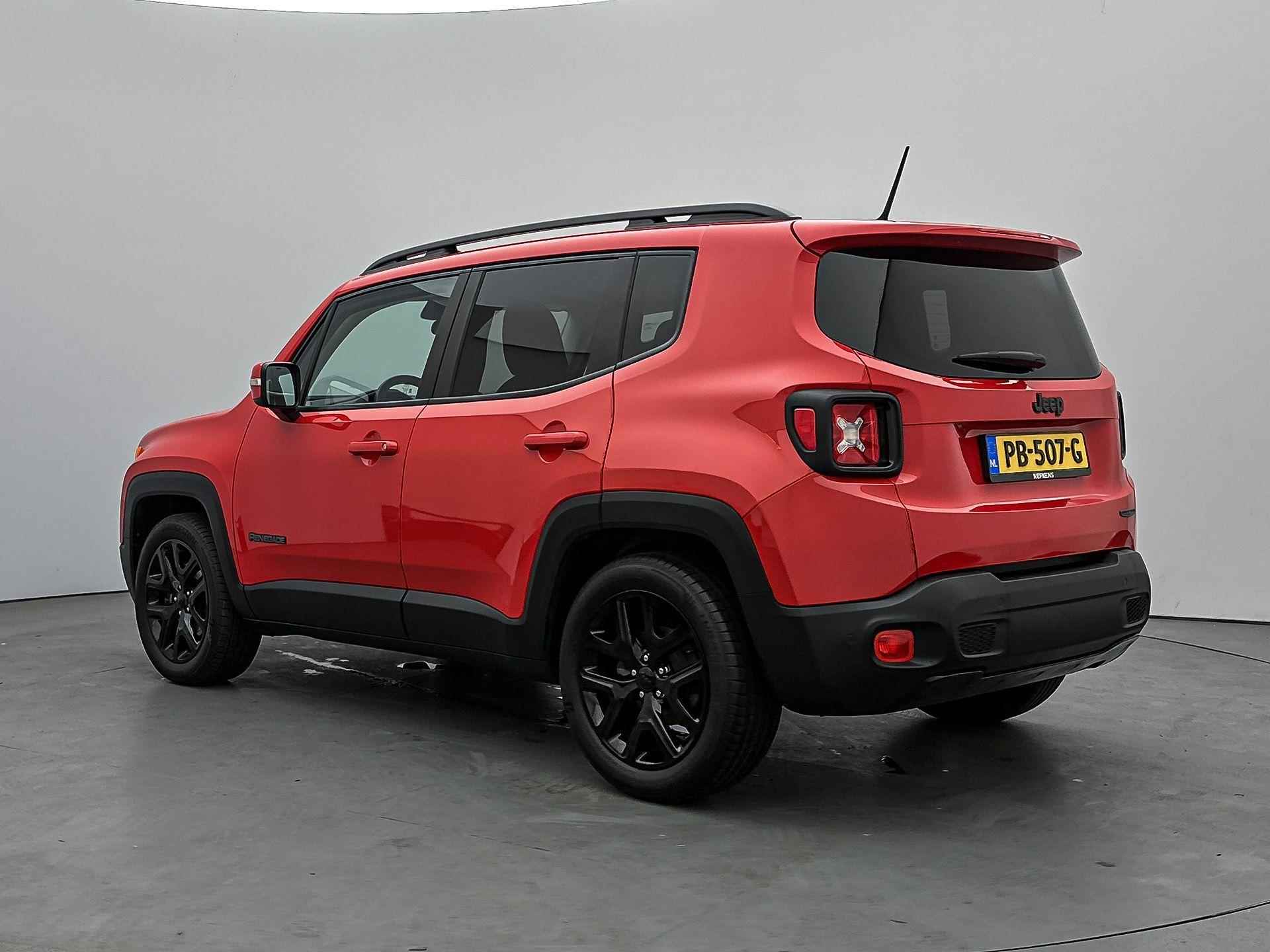 Jeep Renegade SUV E-Torq Night Eagle II 110 pk | Navigatie | Parkeersensoren Achter | Airco | Cruise Control | Start/Stop Systeem | Lederen Stuurwiel | Dakrails | Buitenspiegels Elektrisch Verstel -en Verwarmbaar | 18" Lichtmetalen Velgen | - 7/32