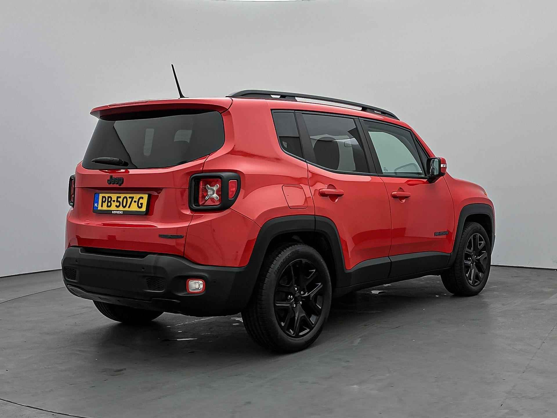 Jeep Renegade SUV E-Torq Night Eagle II 110 pk | Navigatie | Parkeersensoren Achter | Airco | Cruise Control | Start/Stop Systeem | Lederen Stuurwiel | Dakrails | Buitenspiegels Elektrisch Verstel -en Verwarmbaar | 18" Lichtmetalen Velgen | - 9/32