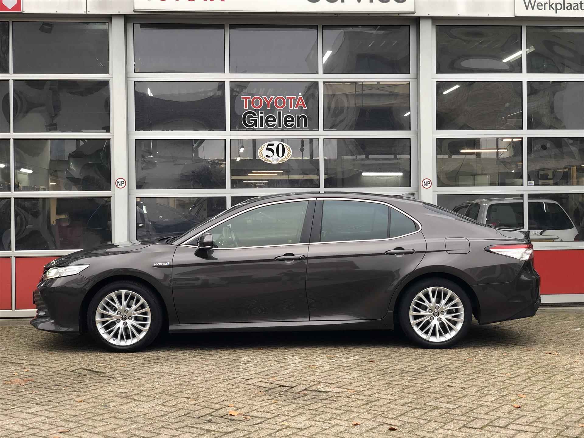 Toyota Camry 2.5 Hybrid 218pk Premium | Head up display, Dodehoekherkenning, JBL, Leer, Stoelverwarming, Parkeersensoren, NL-Auto - 8/44