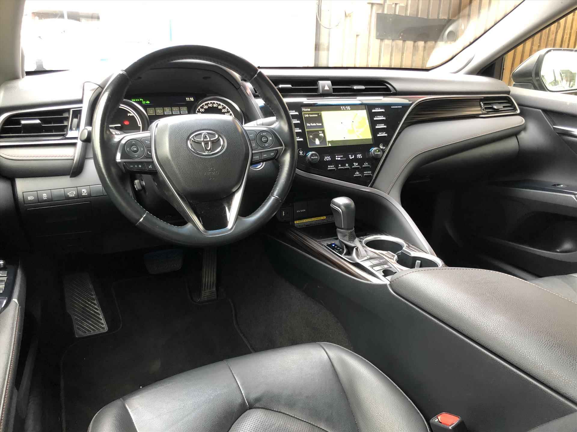 Toyota Camry 2.5 Hybrid 218pk Premium | Head up display, Dodehoekherkenning, JBL, Leer, Stoelverwarming, Parkeersensoren, NL-Auto - 13/44