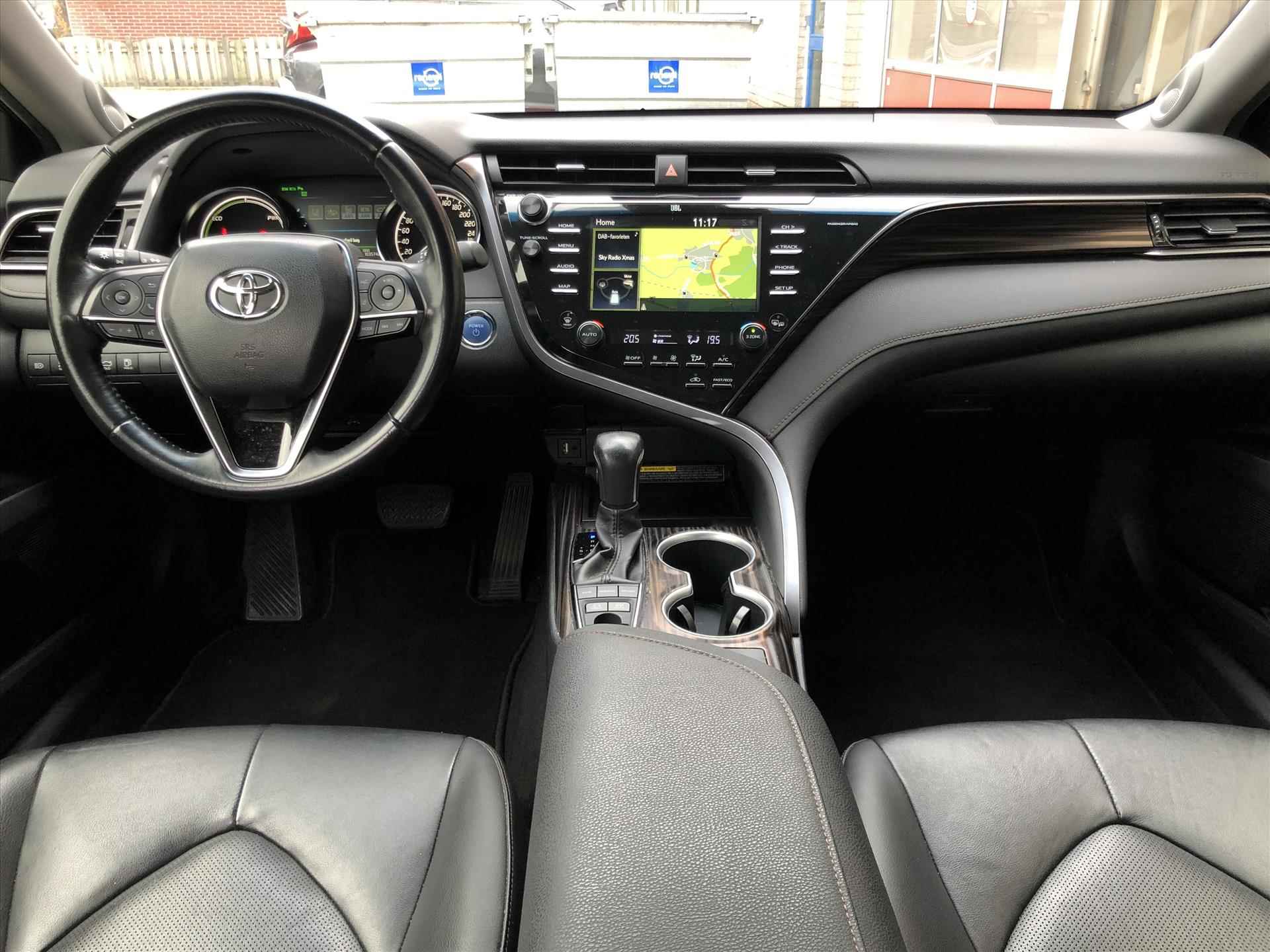 Toyota Camry 2.5 Hybrid 218pk Premium | Head up display, Dodehoekherkenning, JBL, Leer, Stoelverwarming, Parkeersensoren, NL-Auto - 14/44