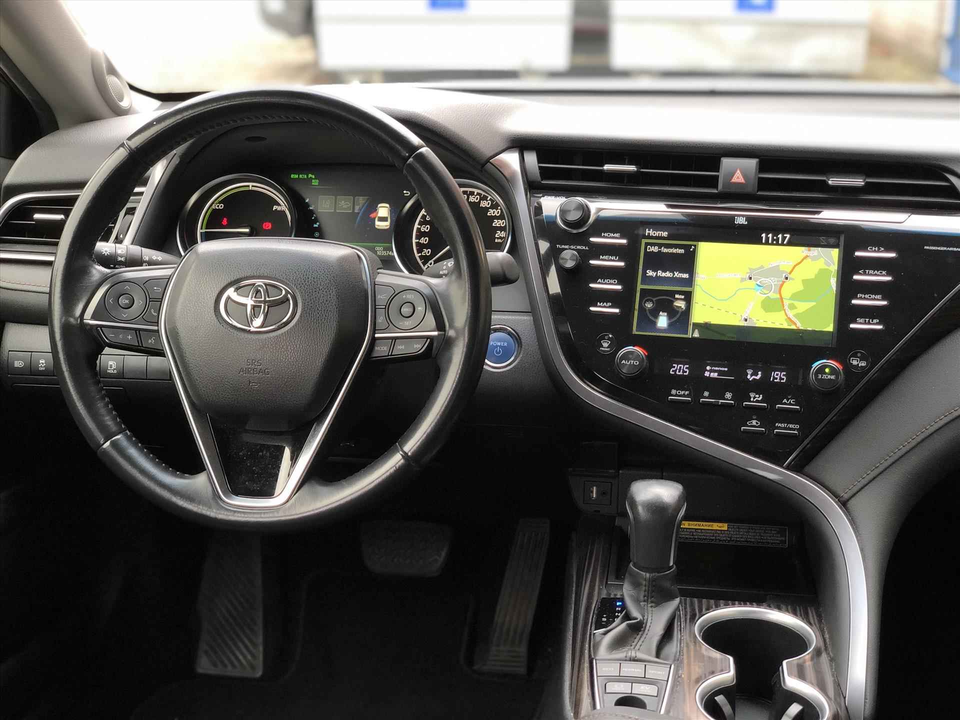 Toyota Camry 2.5 Hybrid 218pk Premium | Head up display, Dodehoekherkenning, JBL, Leer, Stoelverwarming, Parkeersensoren, NL-Auto - 15/44