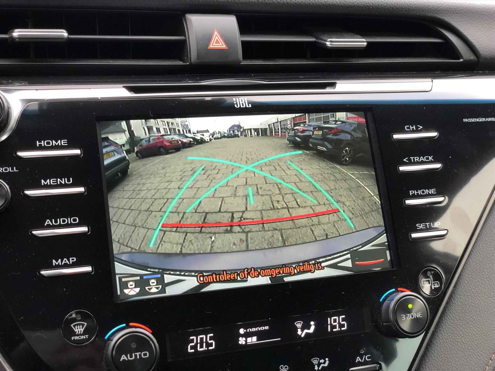 Toyota Camry 2.5 Hybrid 218pk Premium | Head up display, Dodehoekherkenning, JBL, Leer, Stoelverwarming, Parkeersensoren, NL-Auto - 21/44