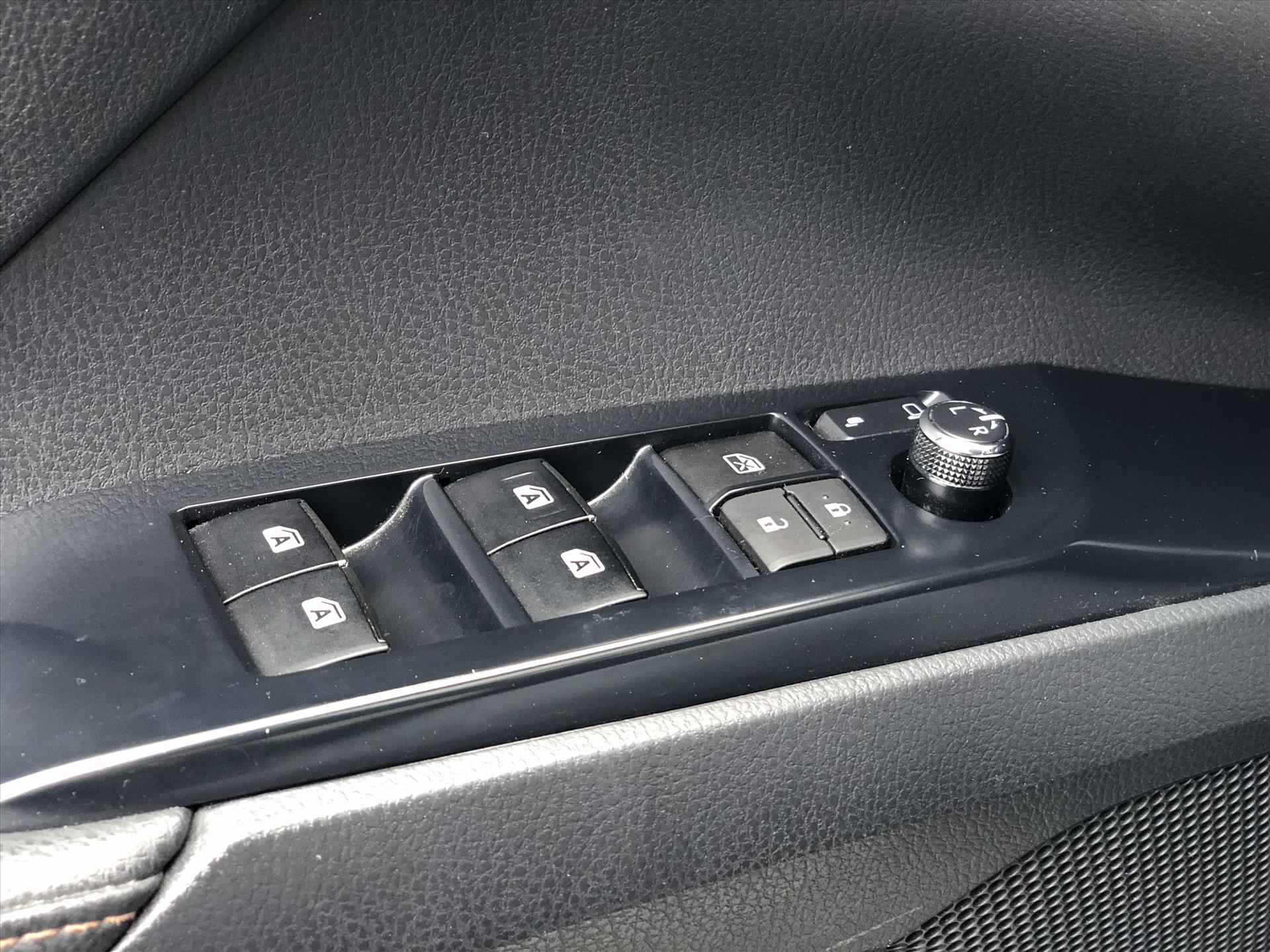 Toyota Camry 2.5 Hybrid 218pk Premium | Head up display, Dodehoekherkenning, JBL, Leer, Stoelverwarming, Parkeersensoren, NL-Auto - 24/44