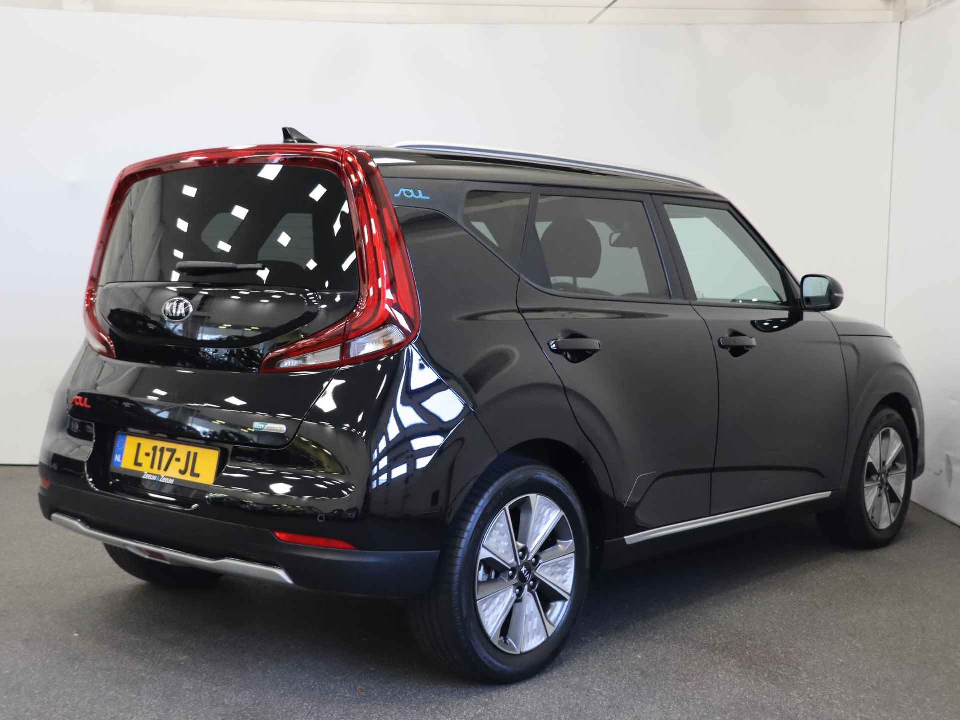 Kia e-Soul DynamicLine 64 kWh € 2.000,- subsidie mogelijk! | BTW auto | 3-fase laden | Navigatie | Camera | Adaptieve cruise control | Apple CarPlay | Android Auto | - 5/44