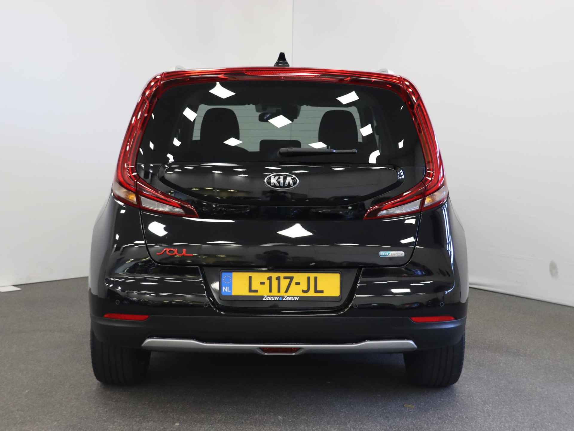 Kia e-Soul DynamicLine 64 kWh € 2.000,- subsidie mogelijk! | BTW auto | 3-fase laden | Navigatie | Camera | Adaptieve cruise control | Apple CarPlay | Android Auto | - 6/44