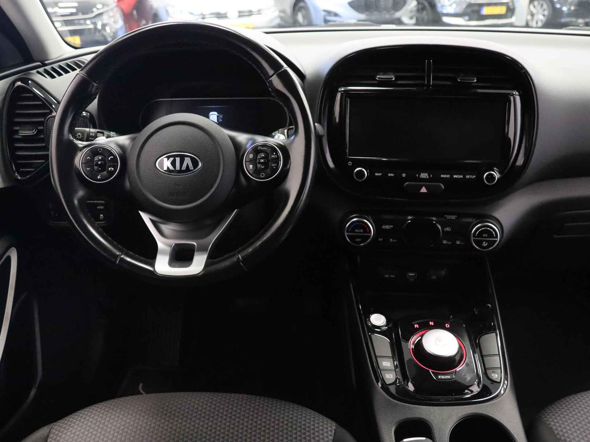 Kia e-Soul DynamicLine 64 kWh € 2.000,- subsidie mogelijk! | BTW auto | 3-fase laden | Navigatie | Camera | Adaptieve cruise control | Apple CarPlay | Android Auto | - 23/44