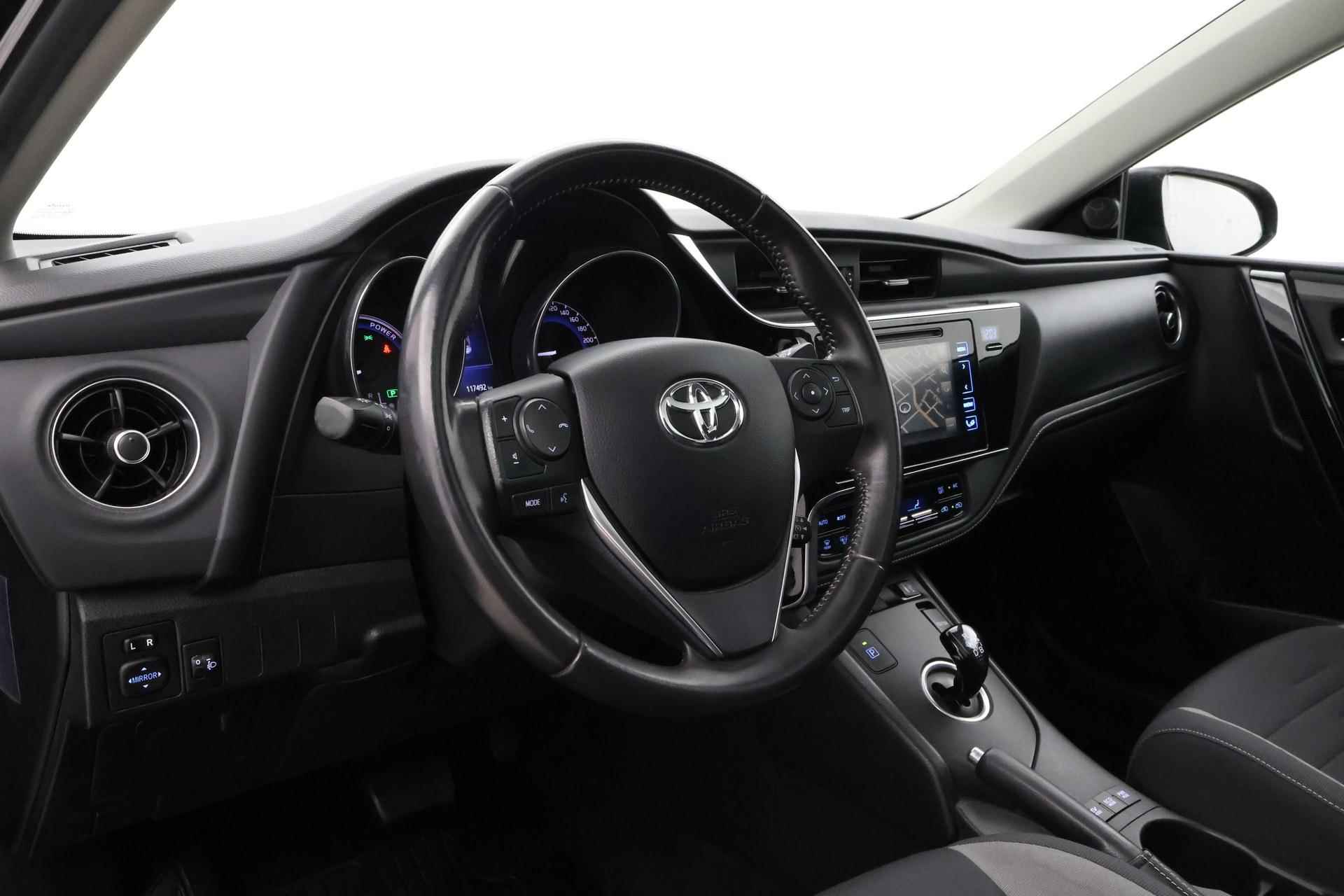 Toyota Auris Touring Sports 1.8 Hybrid Lease | Panoramadak | Navigatie - 2/36