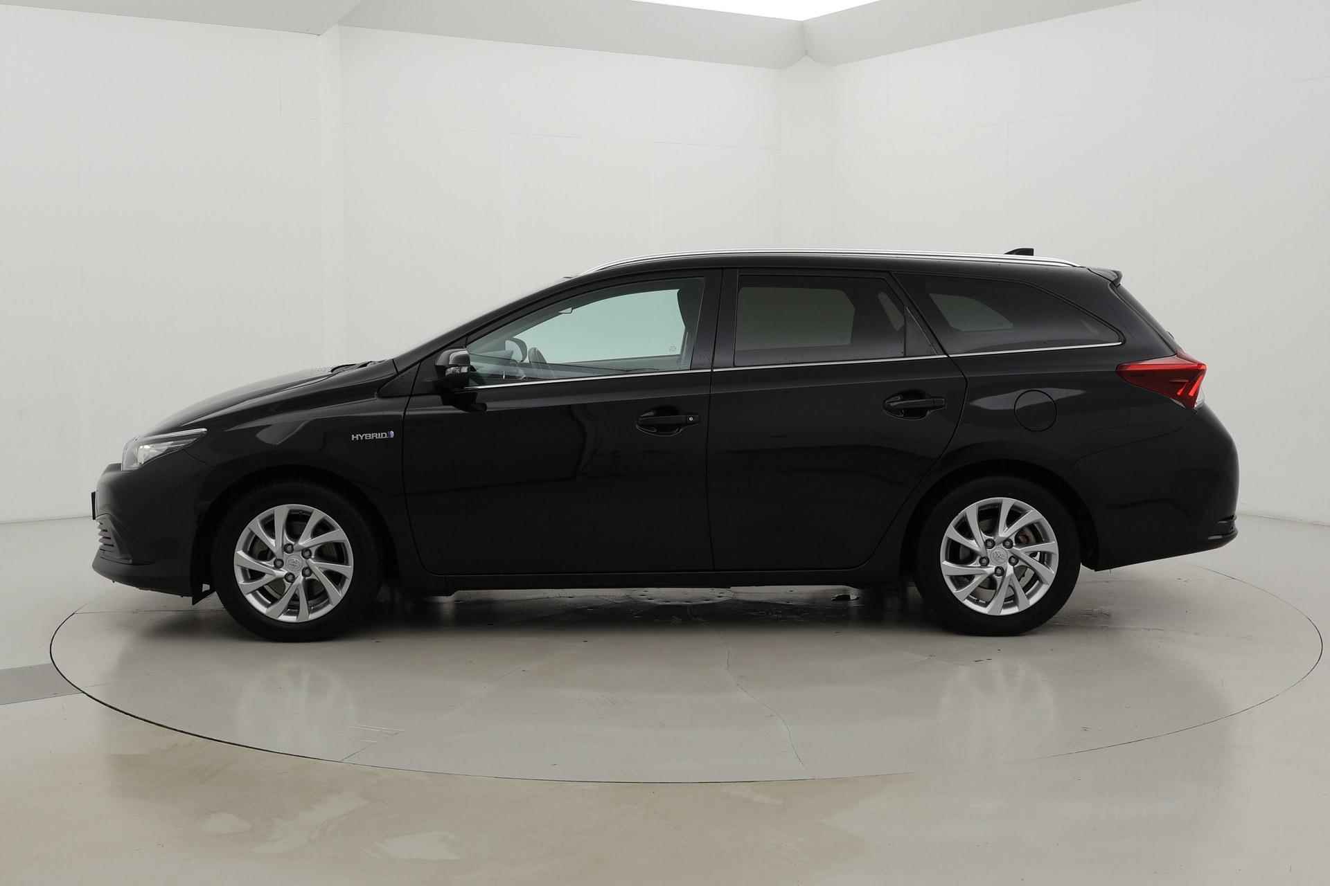 Toyota Auris Touring Sports 1.8 Hybrid Lease | Panoramadak | Navigatie - 17/36