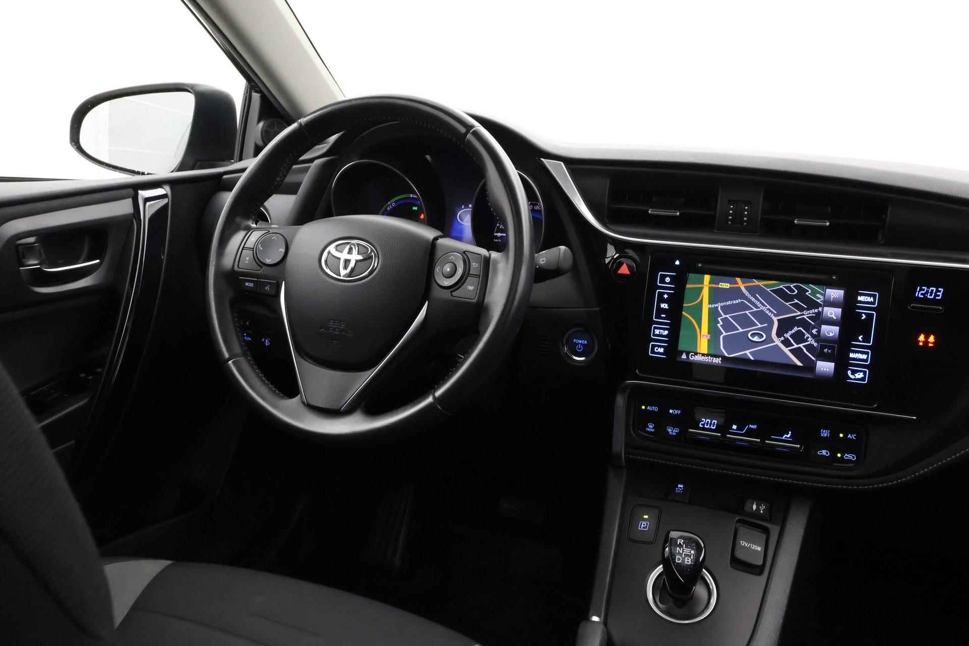 Toyota Auris Touring Sports 1.8 Hybrid Lease | Panoramadak | Navigatie - 21/36