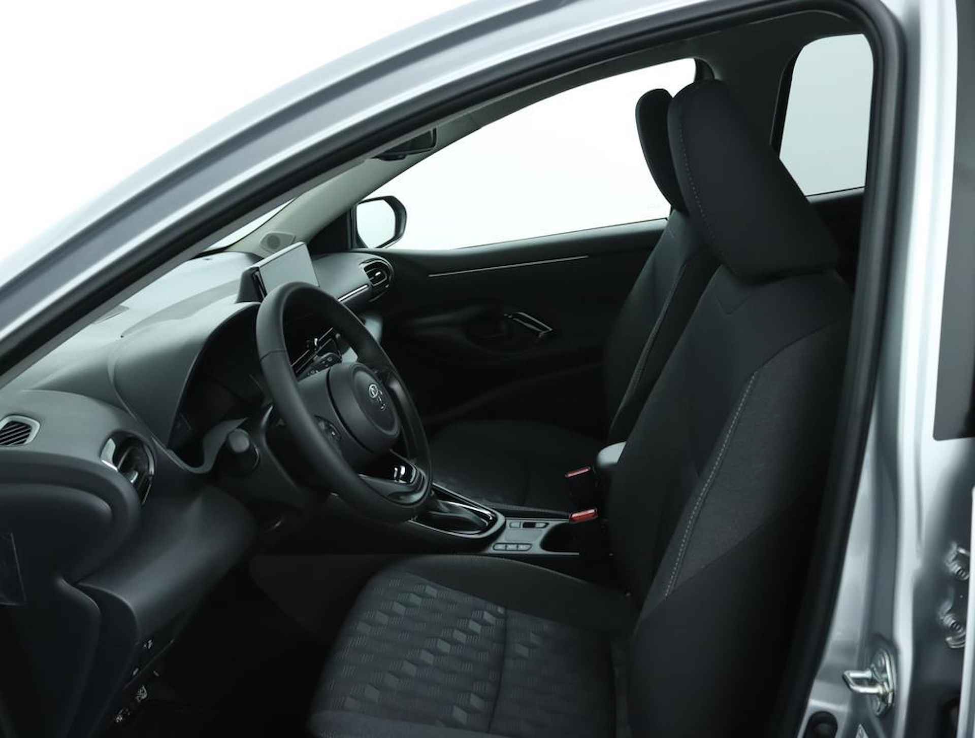 Toyota Yaris Hybrid 115 First Edition | Navigatie | Apple Carplay | Android Auto | Adaptive Cruise Control | - 17/44