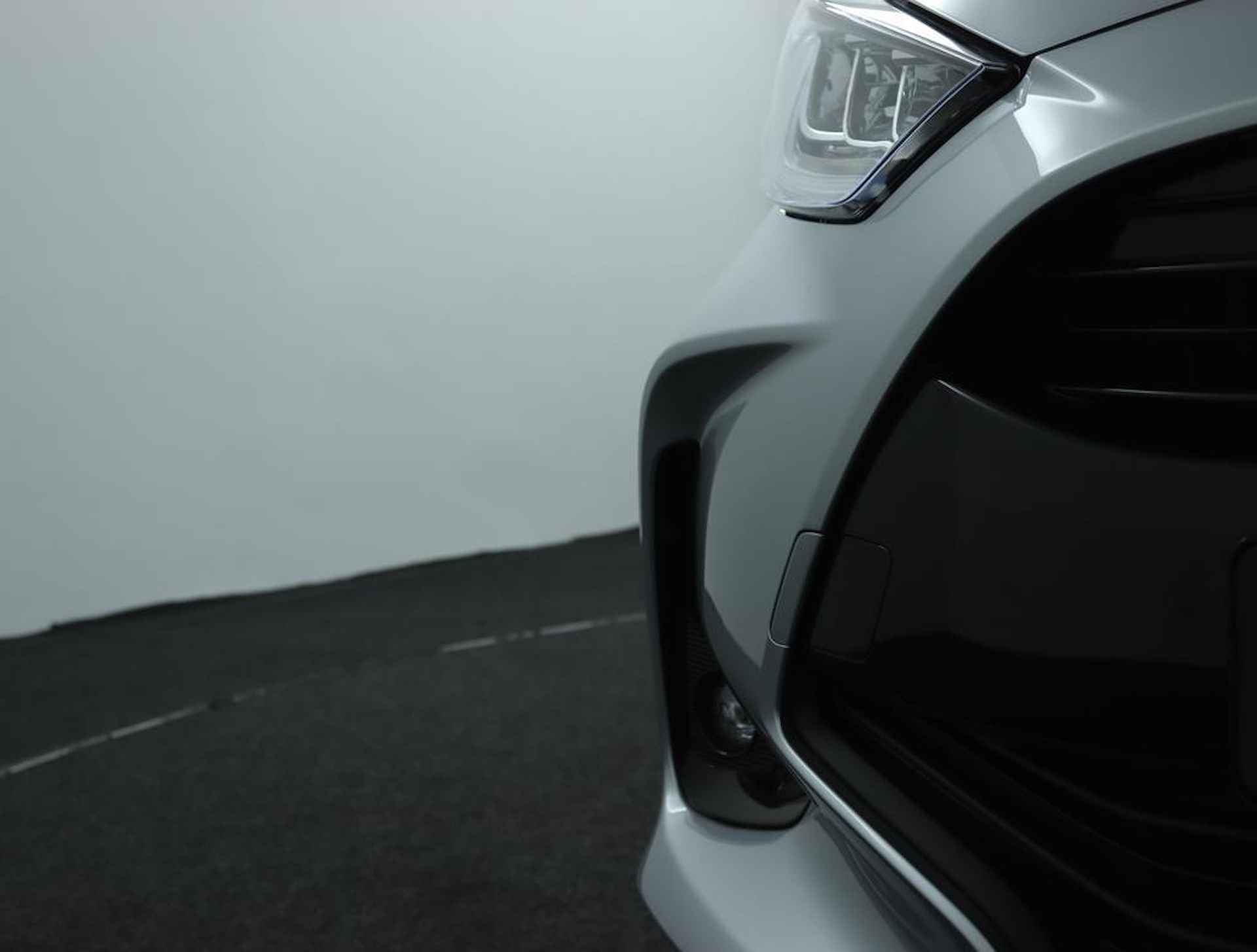 Toyota Yaris Hybrid 115 First Edition | Navigatie | Apple Carplay | Android Auto | Adaptive Cruise Control | - 41/44