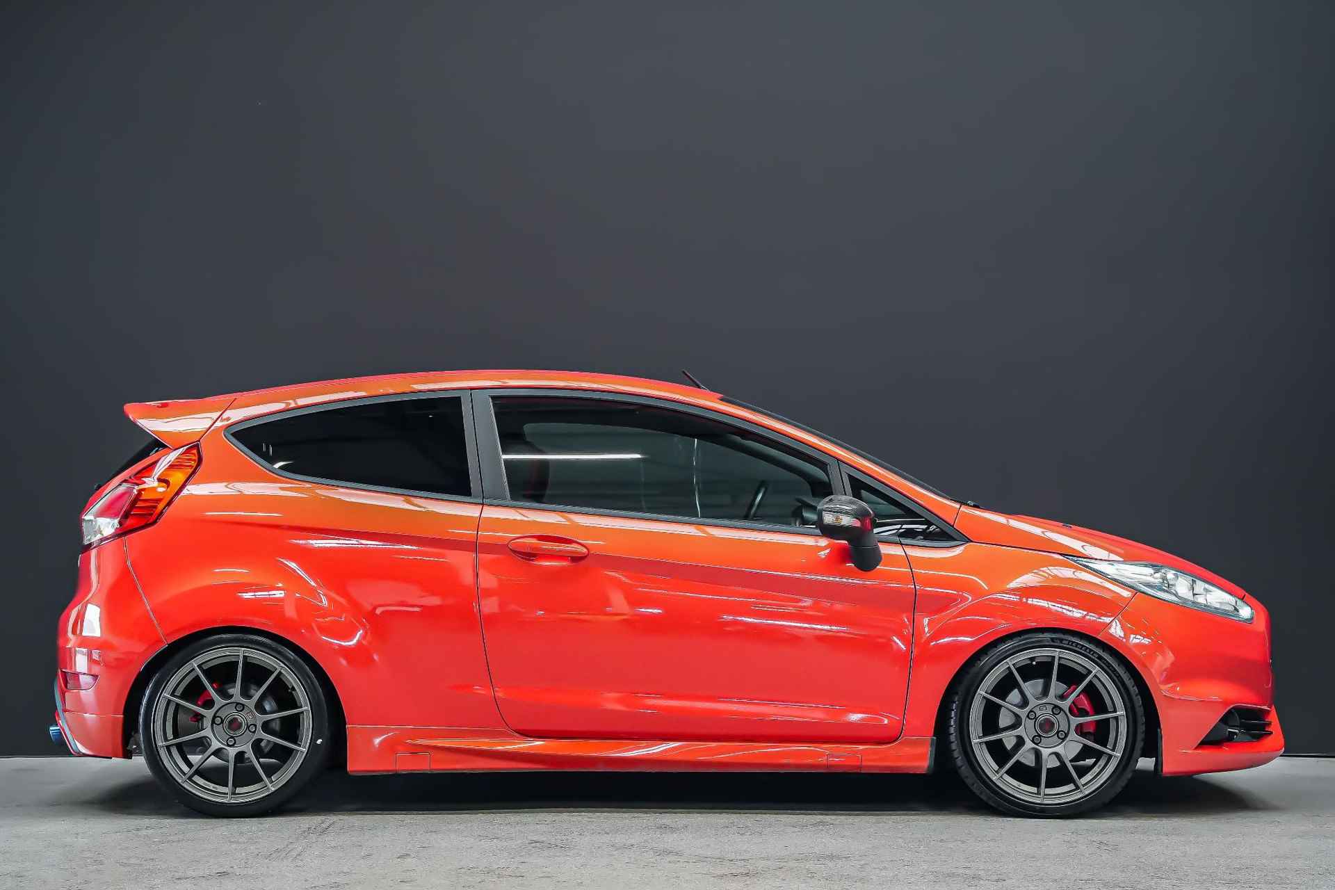 Ford Fiesta ST-2 1.6 182pk |BullX|Eibach verlagingsveren|17" custom|clima control|voorruit verwarming|stoelverwarming|bluetooth| - 8/24