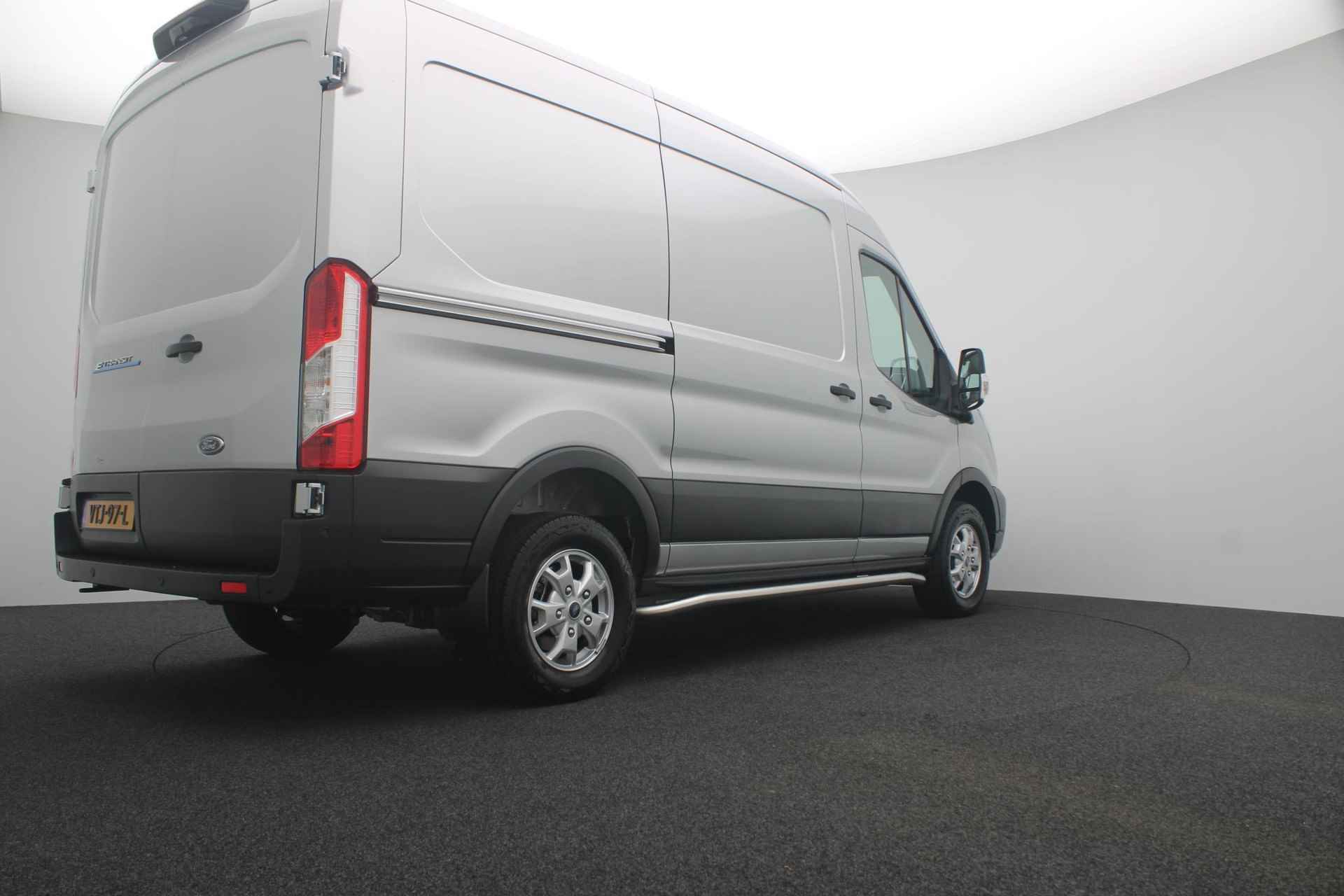 Ford E-Transit 350 L2H2 Trend 68 kWh | Adaptieve Cruise Control | Climate Control | Navigatie | Stoelverwarming | Financial lease vanaf € 505,- per maand | Full Operational Lease €778,- ex per maand | - 5/38