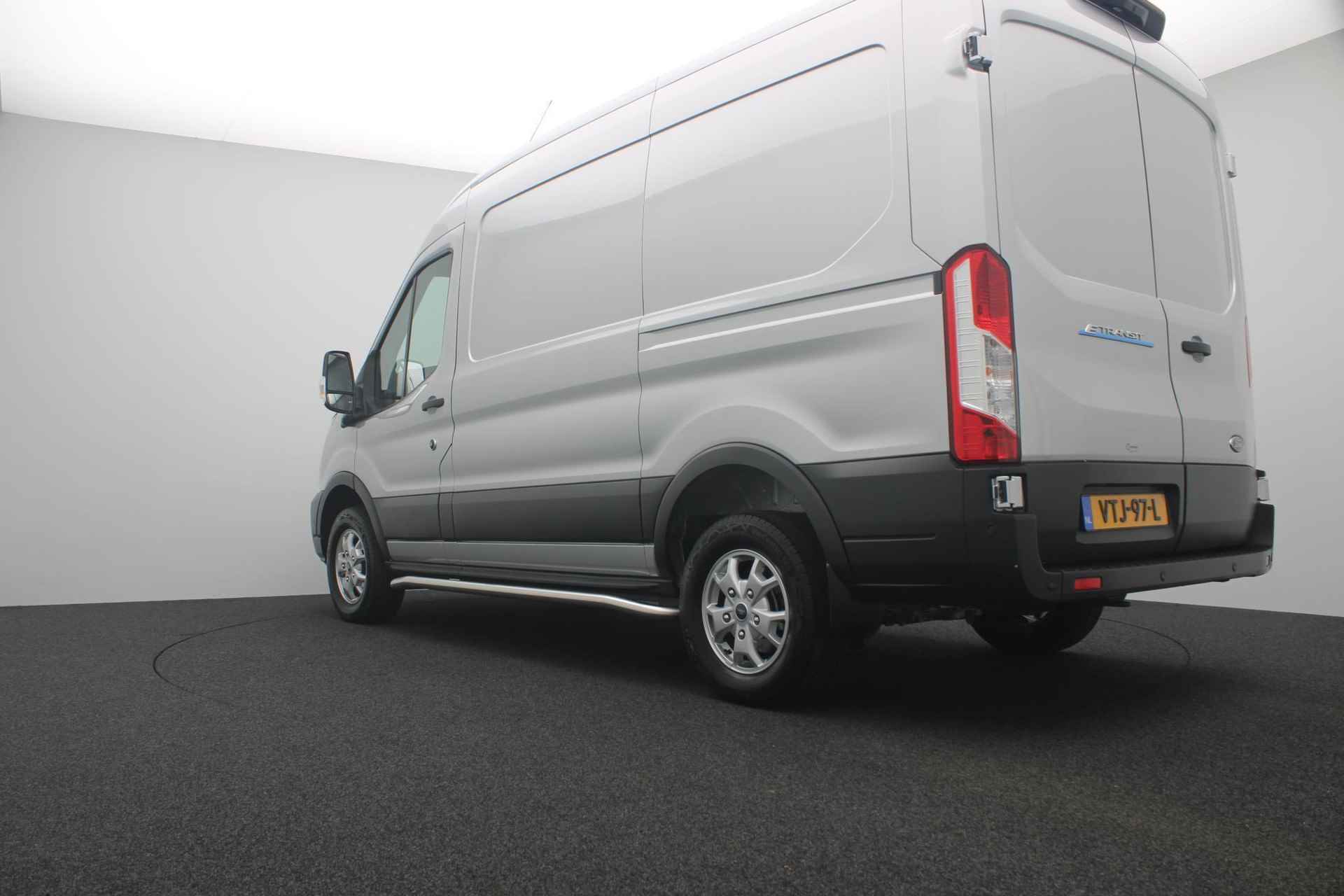 Ford E-Transit 350 L2H2 Trend 68 kWh | Adaptieve Cruise Control | Climate Control | Navigatie | Stoelverwarming | Financial lease vanaf € 505,- per maand | Full Operational Lease €778,- ex per maand | - 6/38