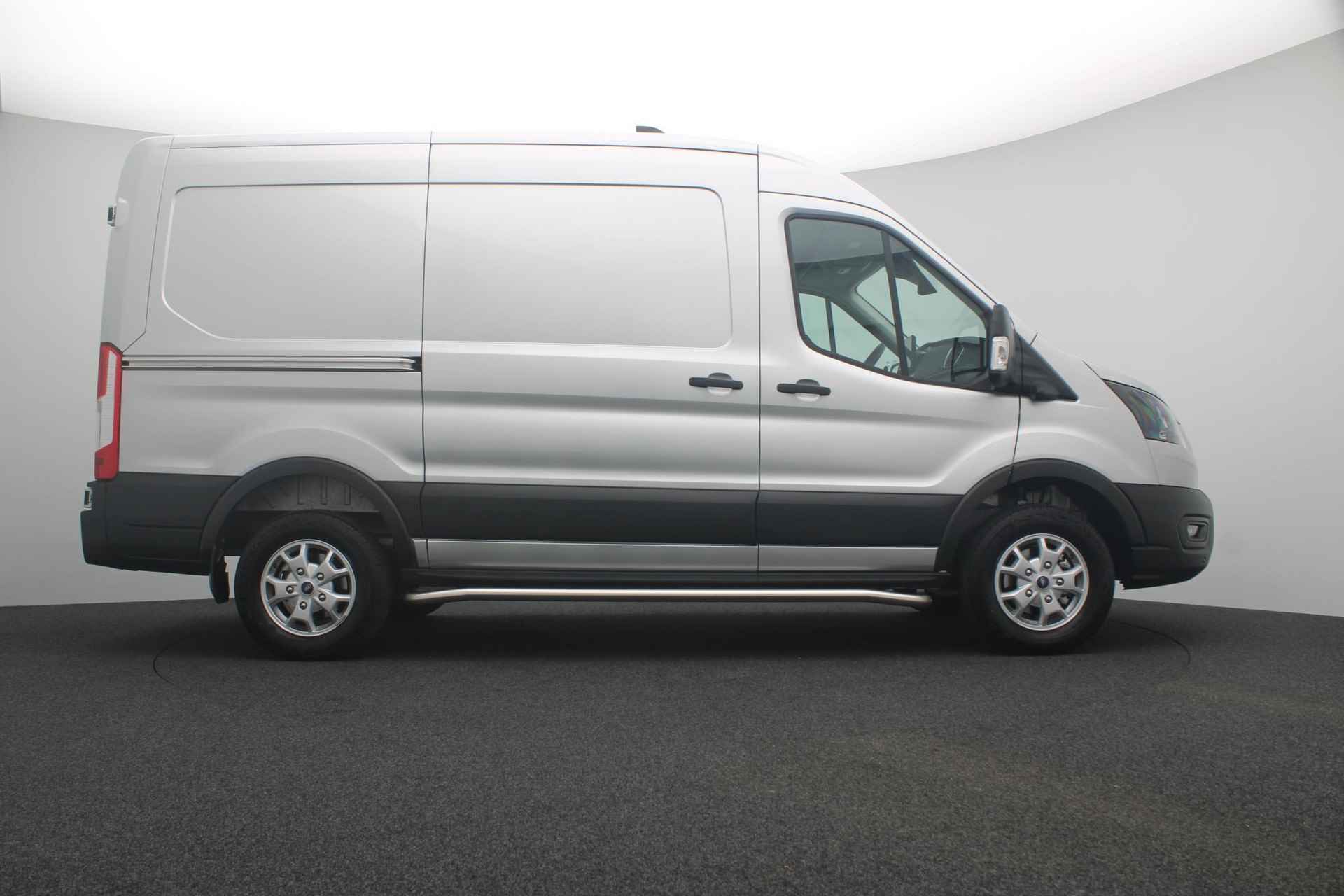 Ford E-Transit 350 L2H2 Trend 68 kWh | Adaptieve Cruise Control | Climate Control | Navigatie | Stoelverwarming | Financial lease vanaf € 505,- per maand | Full Operational Lease €778,- ex per maand | - 7/38