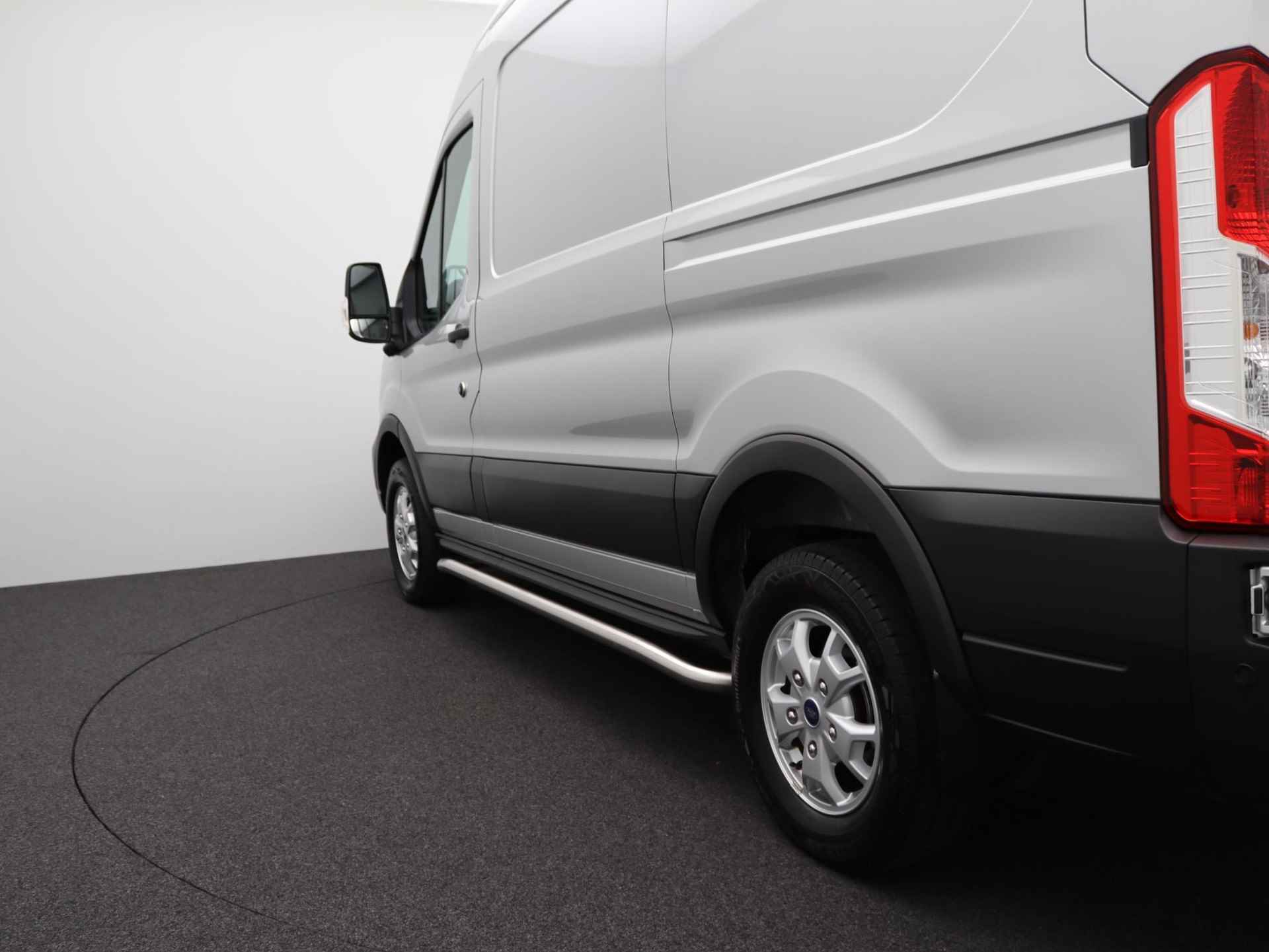 Ford E-Transit 350 L2H2 Trend 68 kWh | Adaptieve Cruise Control | Climate Control | Navigatie | Stoelverwarming | Financial lease vanaf € 505,- per maand | Full Operational Lease €778,- ex per maand | - 34/38