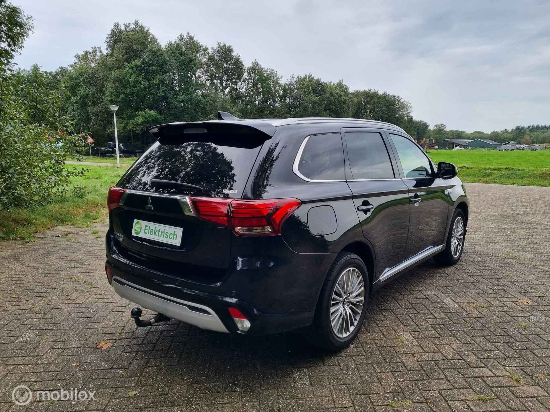 Mitsubishi Outlander 2.4 PHEV Instyle|Pano|ACC - 11/37