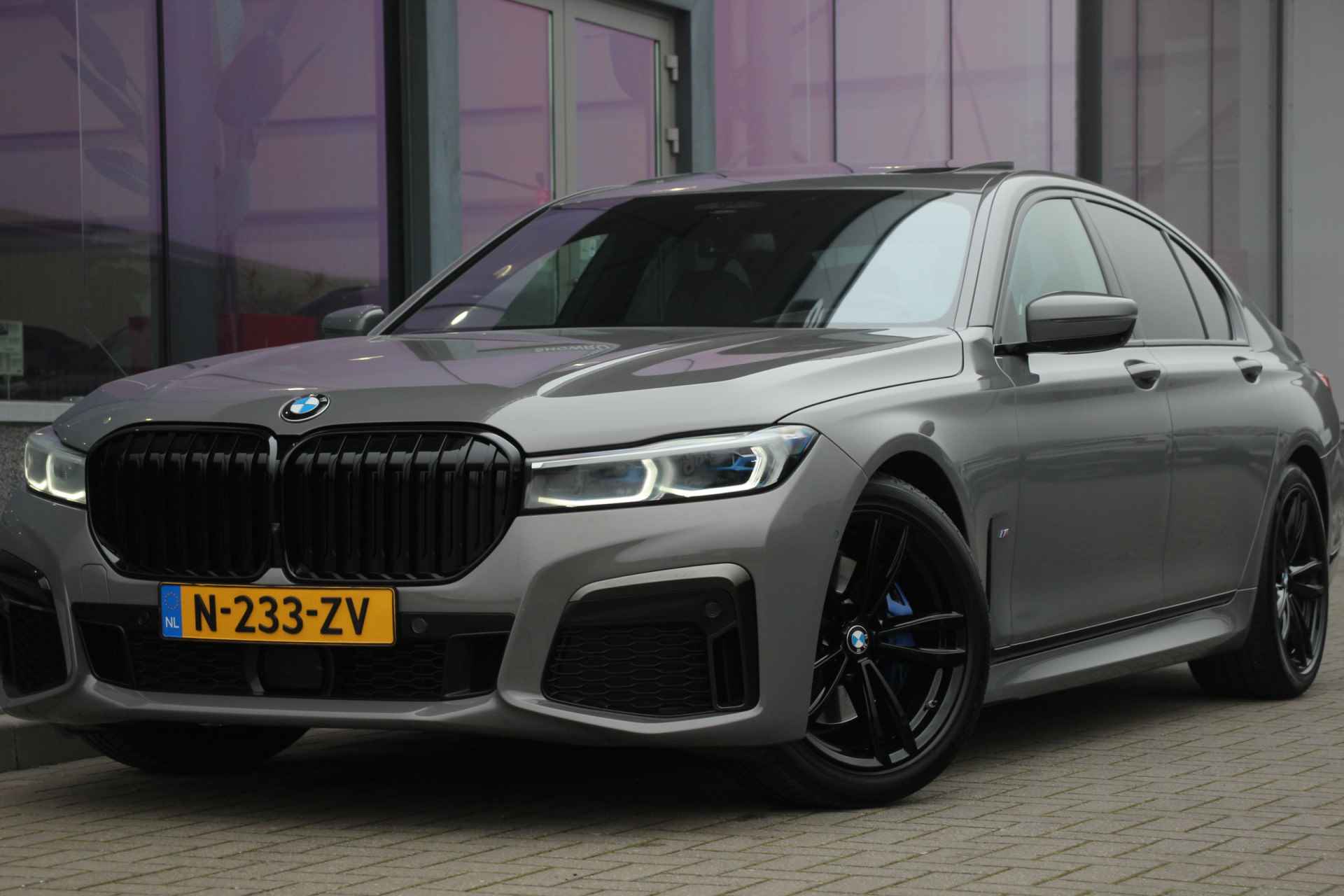 BMW 7 Serie 730d High Executive M-Sport | Entertainment | Achterasbesturing | Stoelkoeling - 4/51