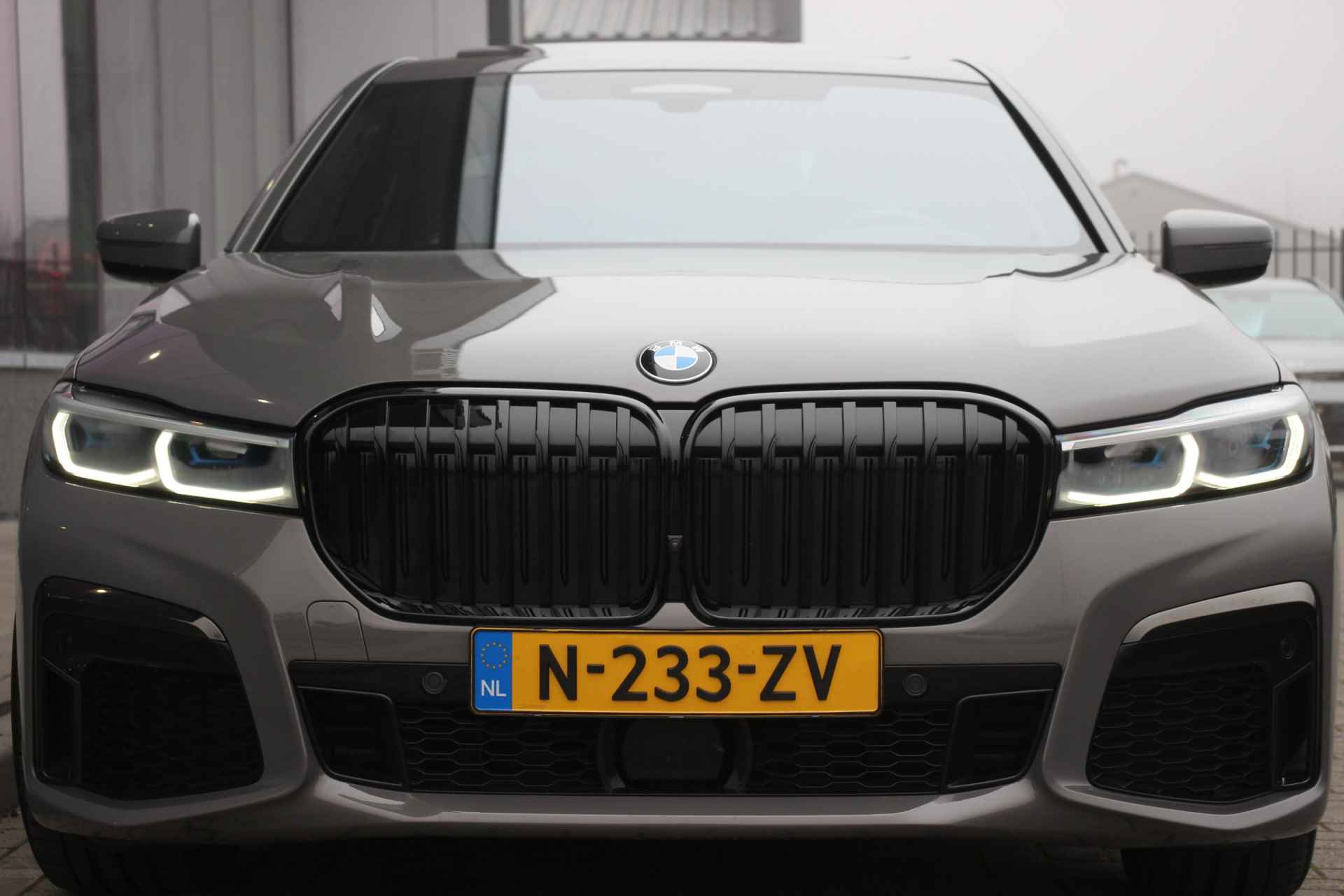 BMW 7 Serie 730d High Executive M-Sport | Entertainment | Achterasbesturing | Stoelkoeling - 6/51