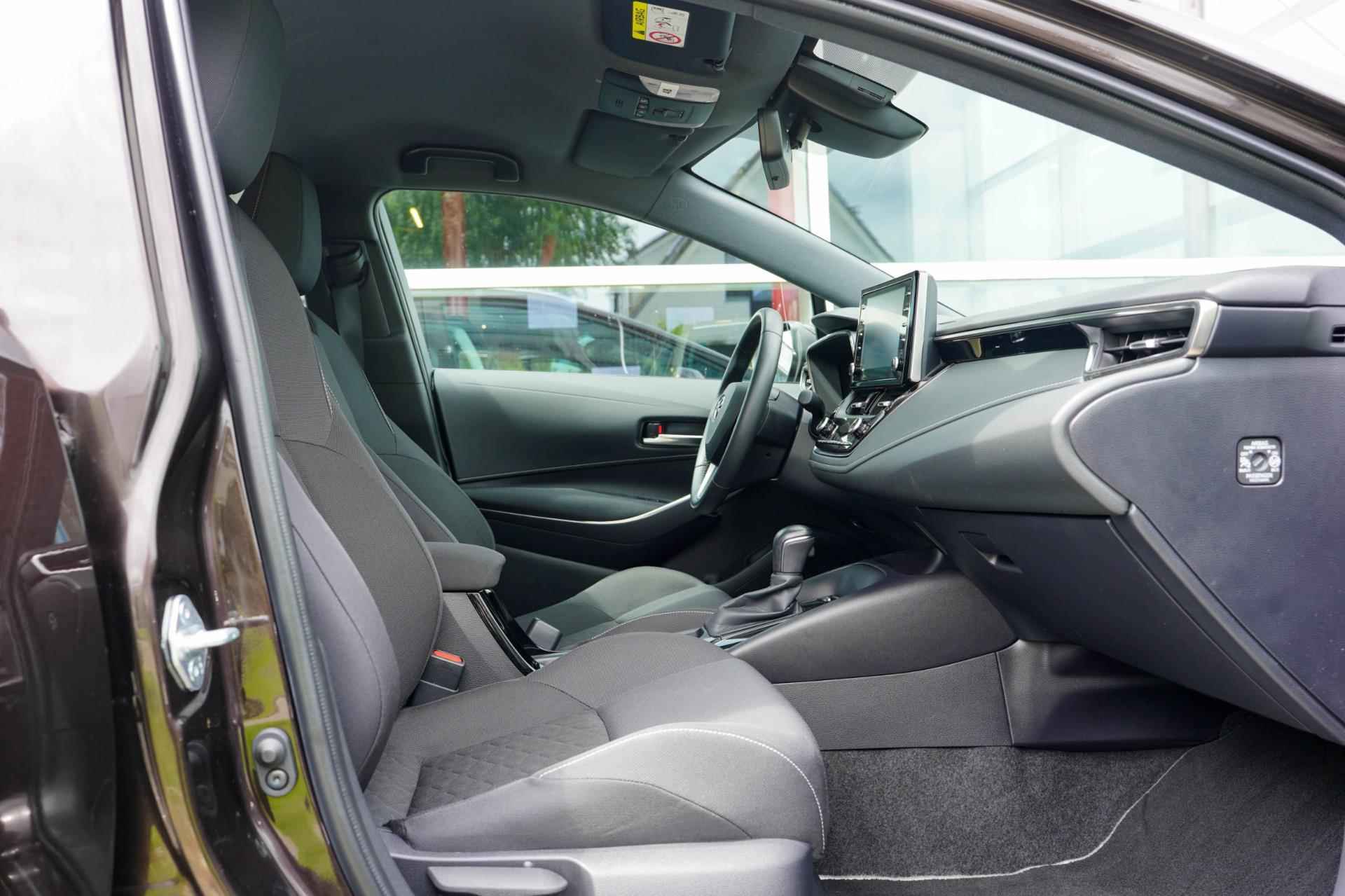 Toyota Corolla Touring Sports 1.8 Hybrid Dynamic | Navi | Camera - 6/41