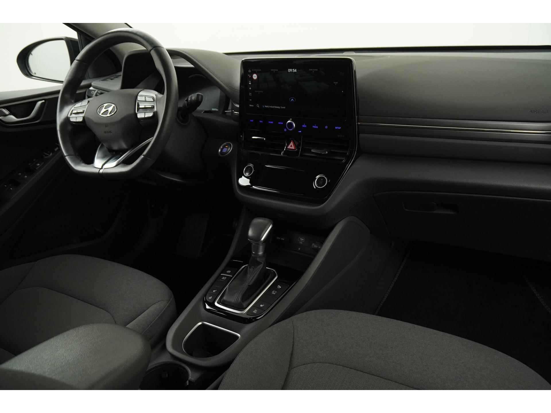 Hyundai IONIQ 1.6 GDi PHEV Style | Navigatie | Plug-In | Zondag Open! - 2/40