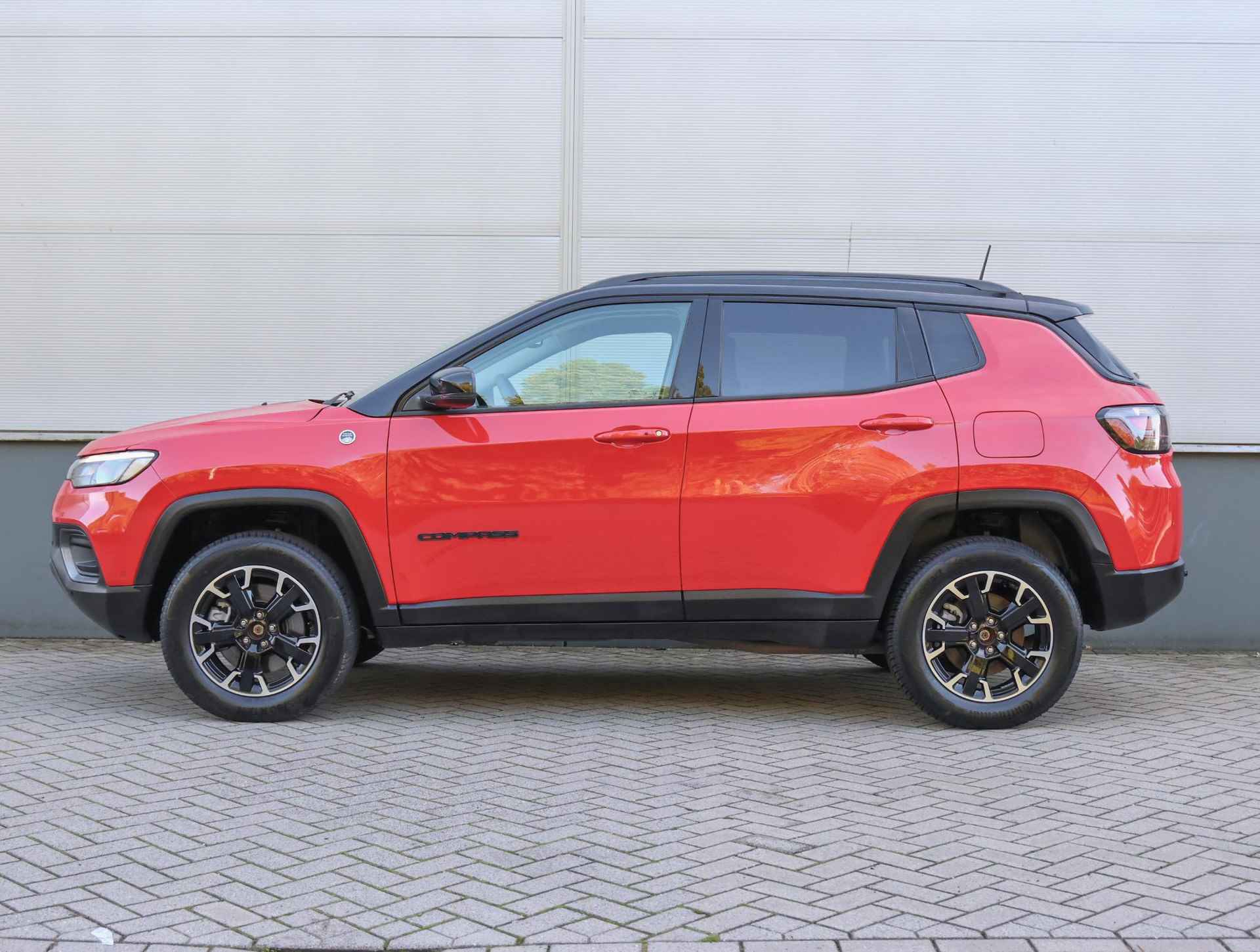 Jeep Compass 4xe 240pk Plug-in Hybrid Electric Trailhawk (1ste eig./Adapt.Cruise/P.Glass/AppleCarPlay/PDC/Camera/Virt.Cockpit) - 3/44